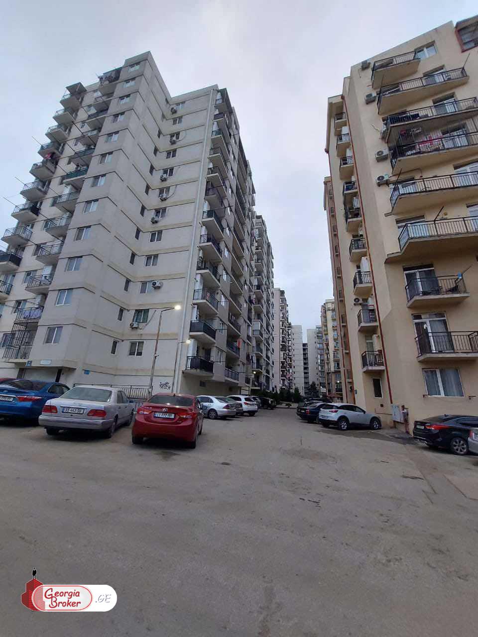 იყიდება ახალი გარემონტებული 3 ოთახიანი ბინა