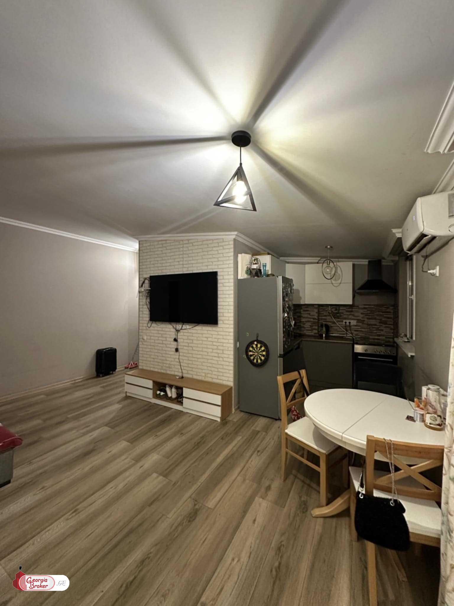 nearly repaired 2-room apartment for sale