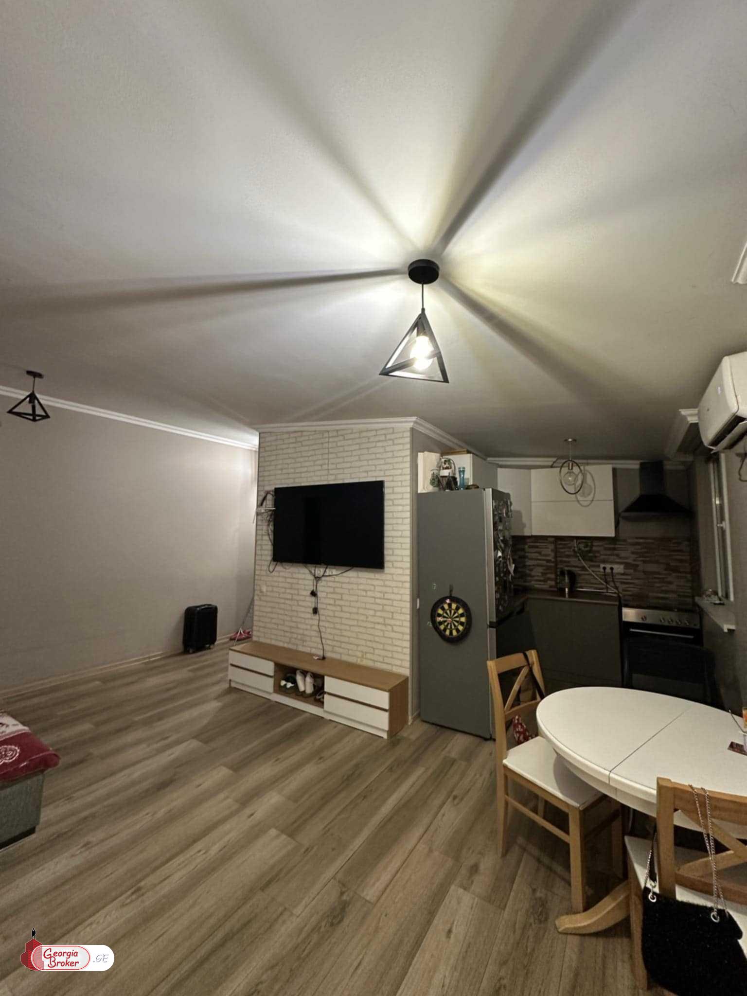 nearly repaired 2-room apartment for sale