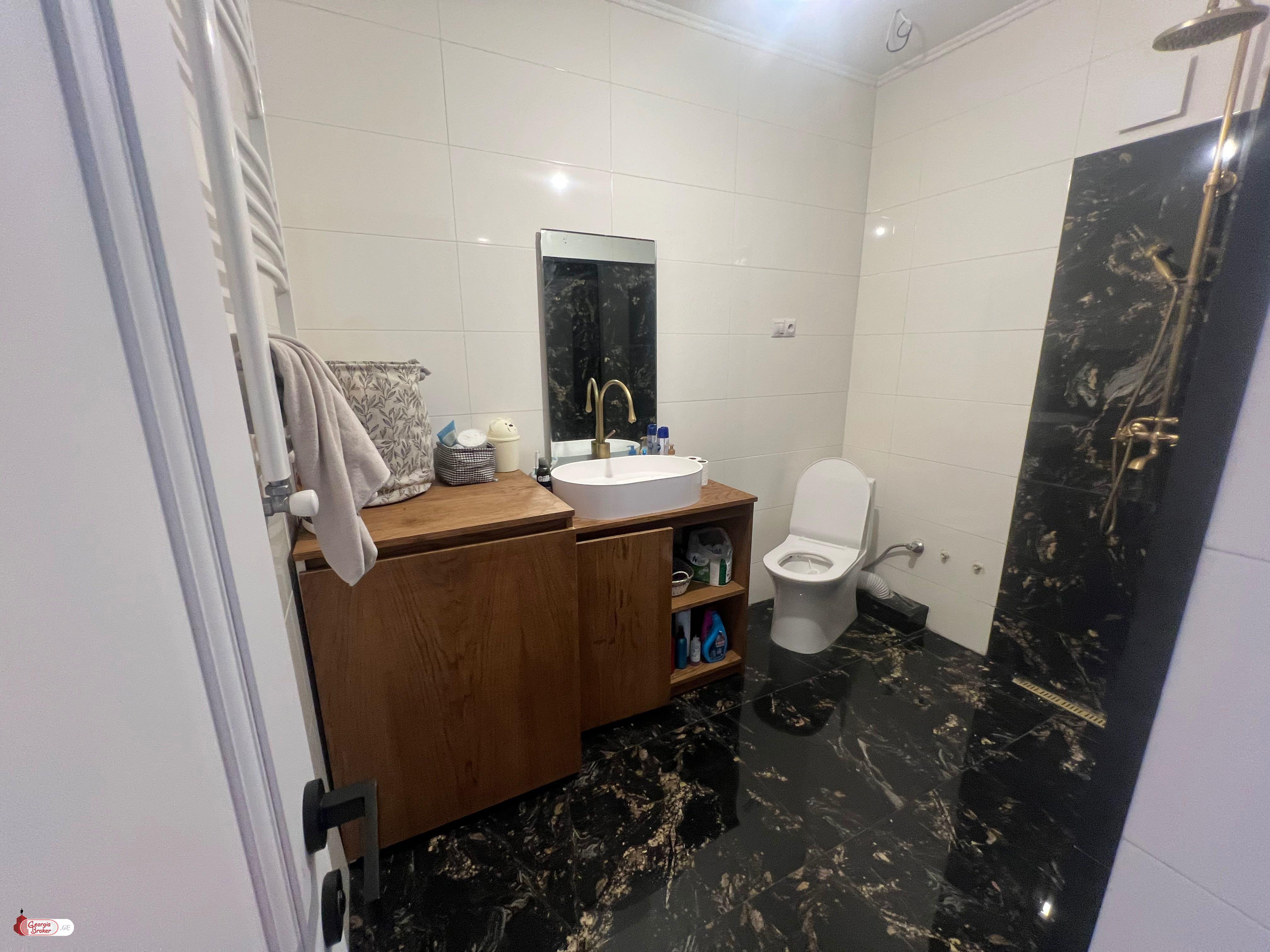 nearly repaired 5-room apartment for sale