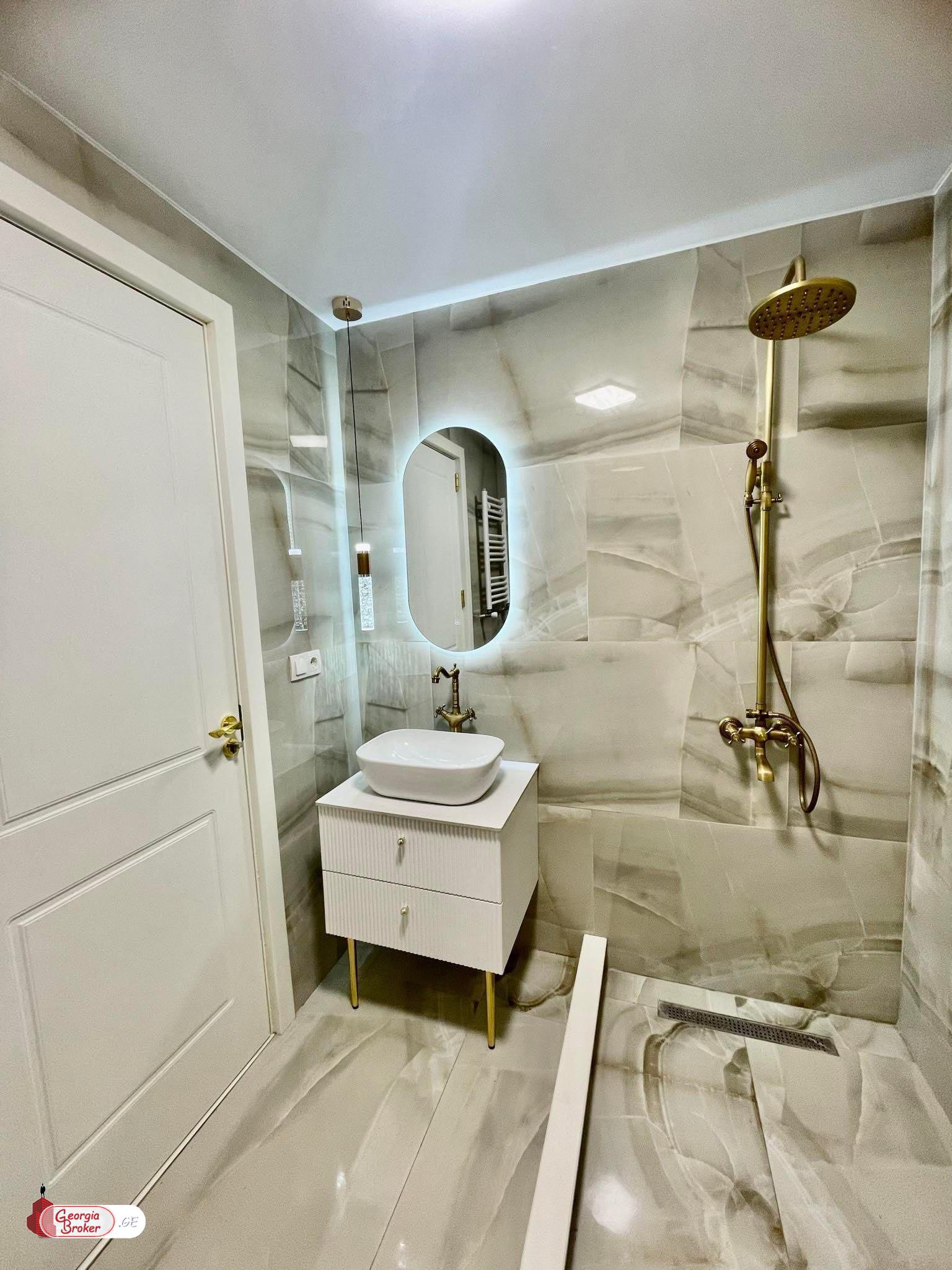 იყიდება ახალი გარემონტებული 3 ოთახიანი ბინა