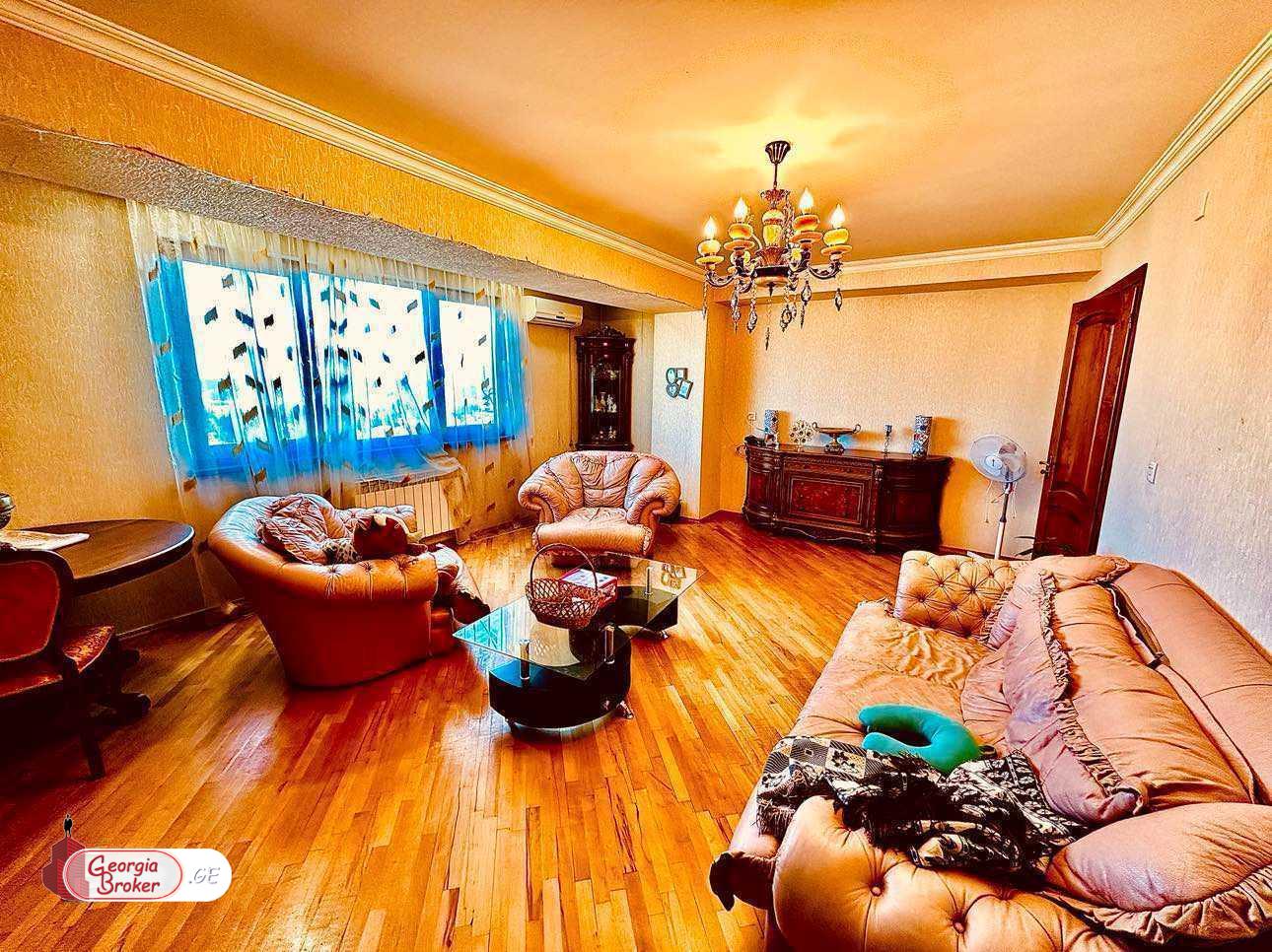 продается квартира с новым ремонтом 3-комнаты