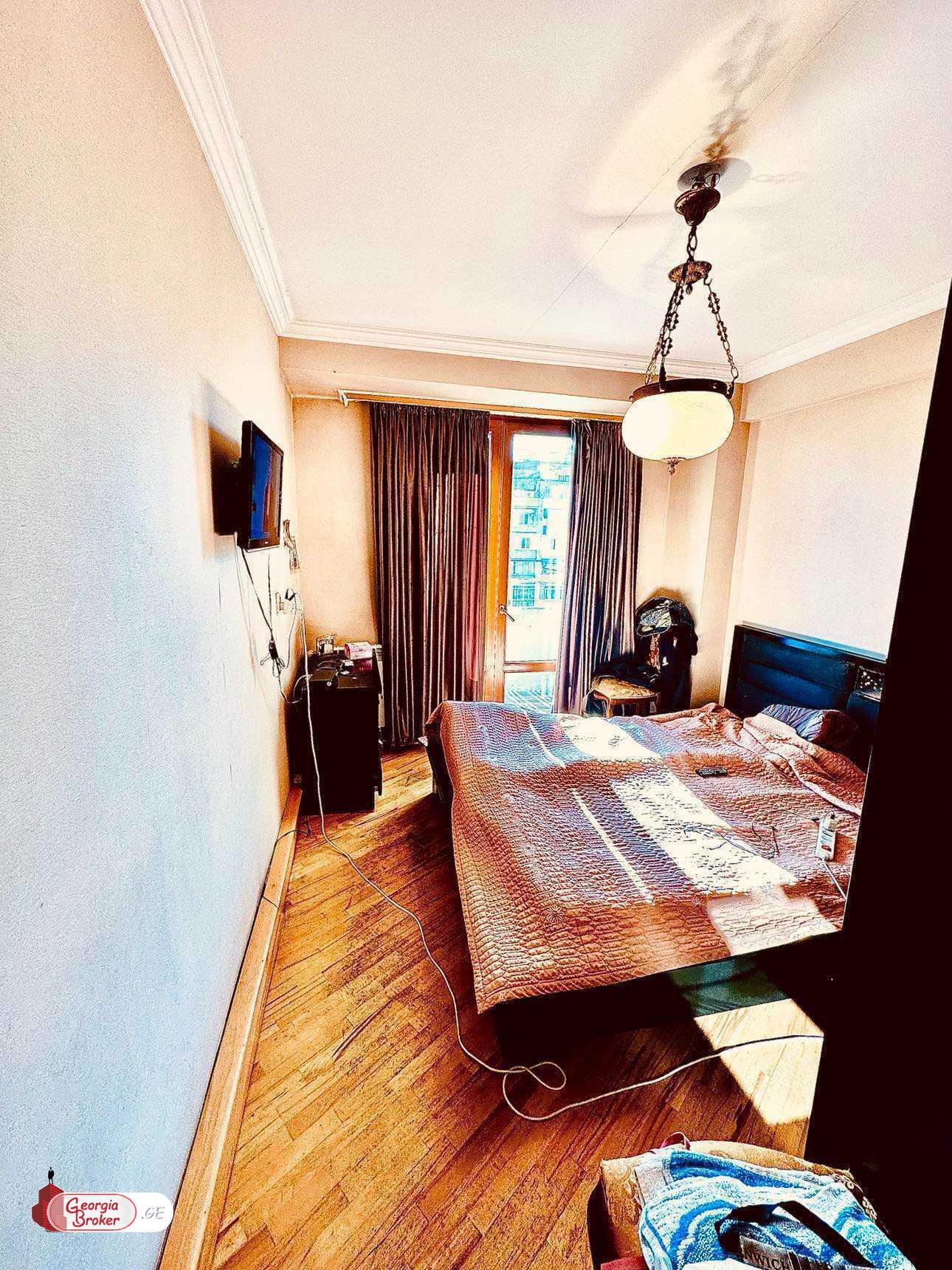 продается квартира с новым ремонтом 3-комнаты