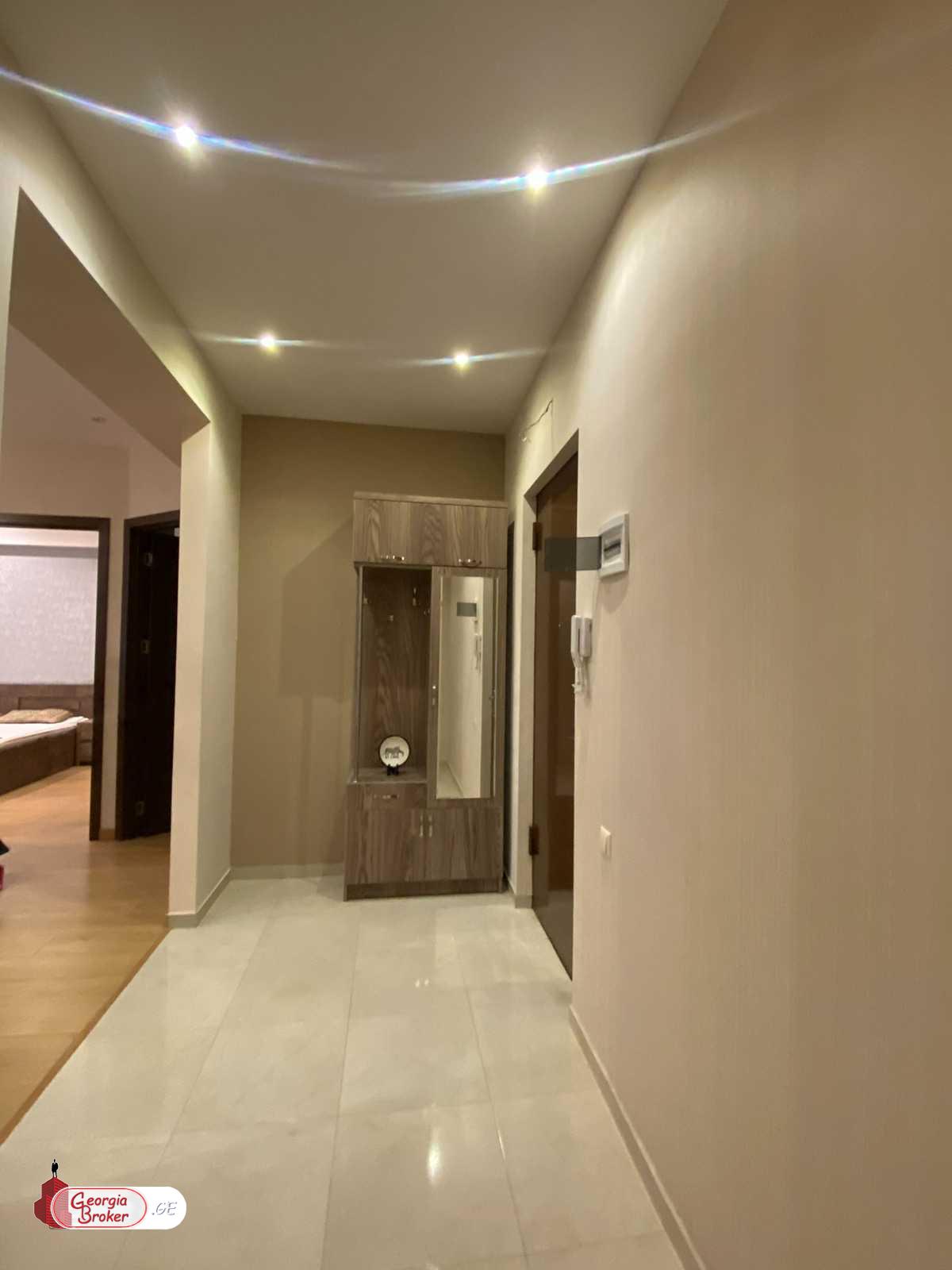 იყიდება ახალი გარემონტებული 3 ოთახიანი ბინა