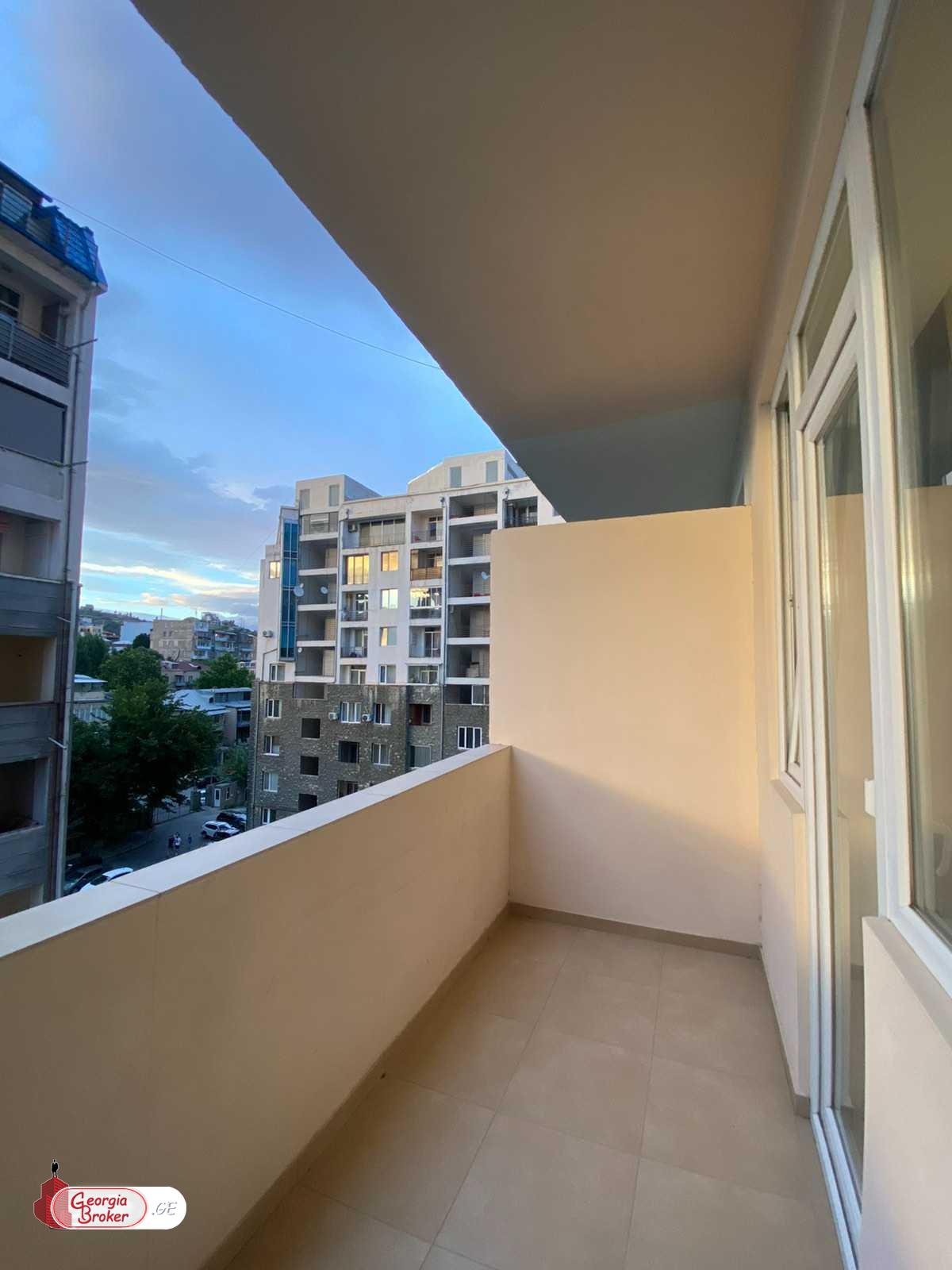 იყიდება ახალი გარემონტებული 3 ოთახიანი ბინა