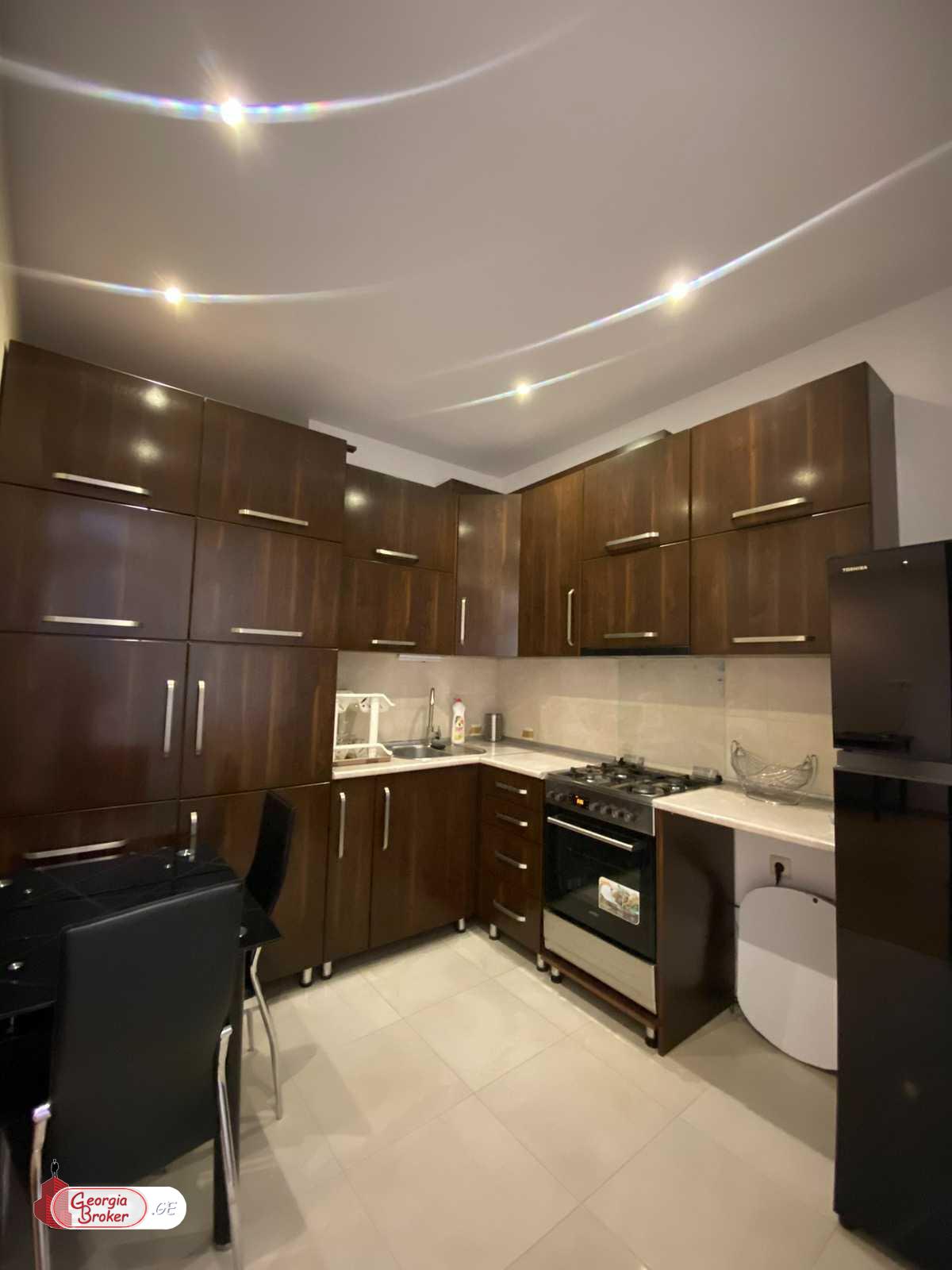 იყიდება ახალი გარემონტებული 3 ოთახიანი ბინა