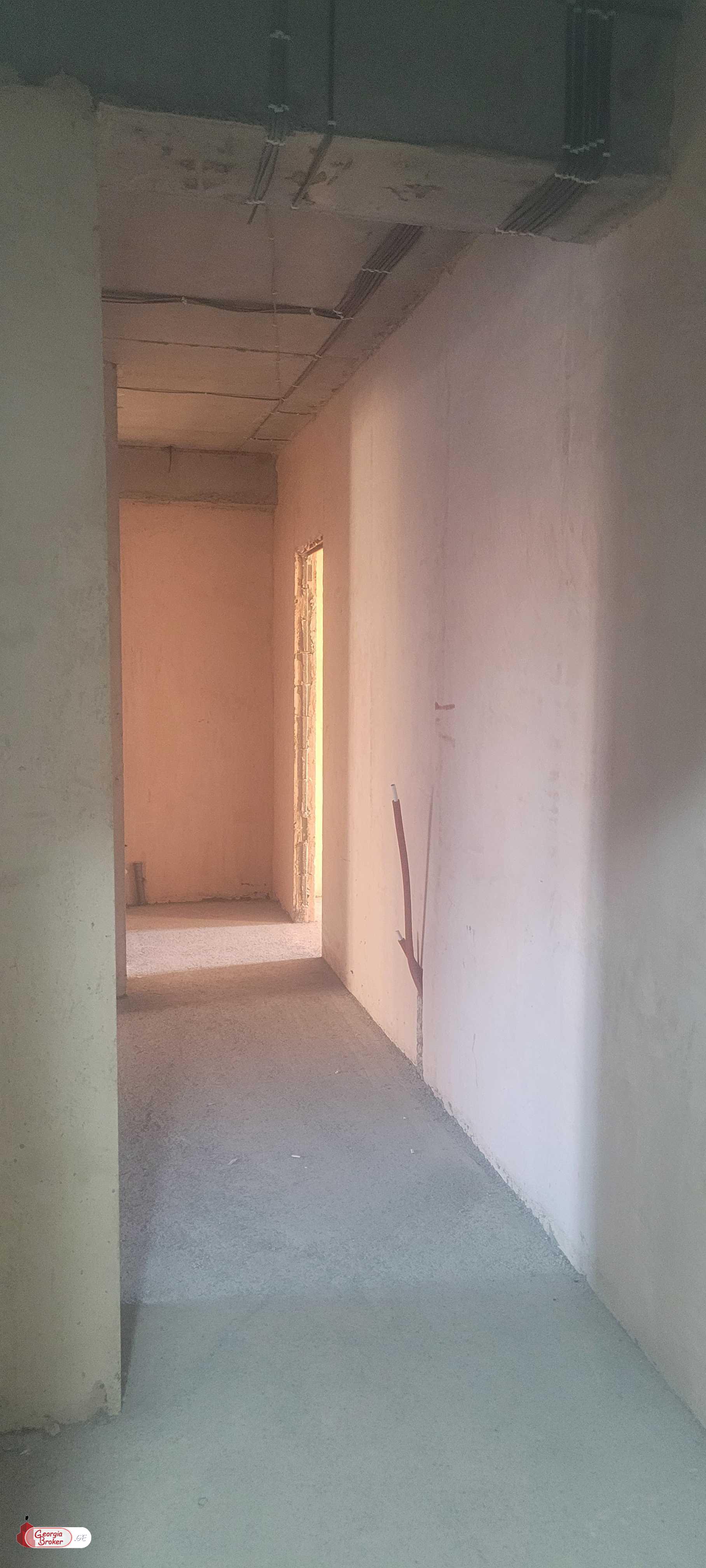 იყიდება ახალი აშენებული 3 ოთახიანი ბინა