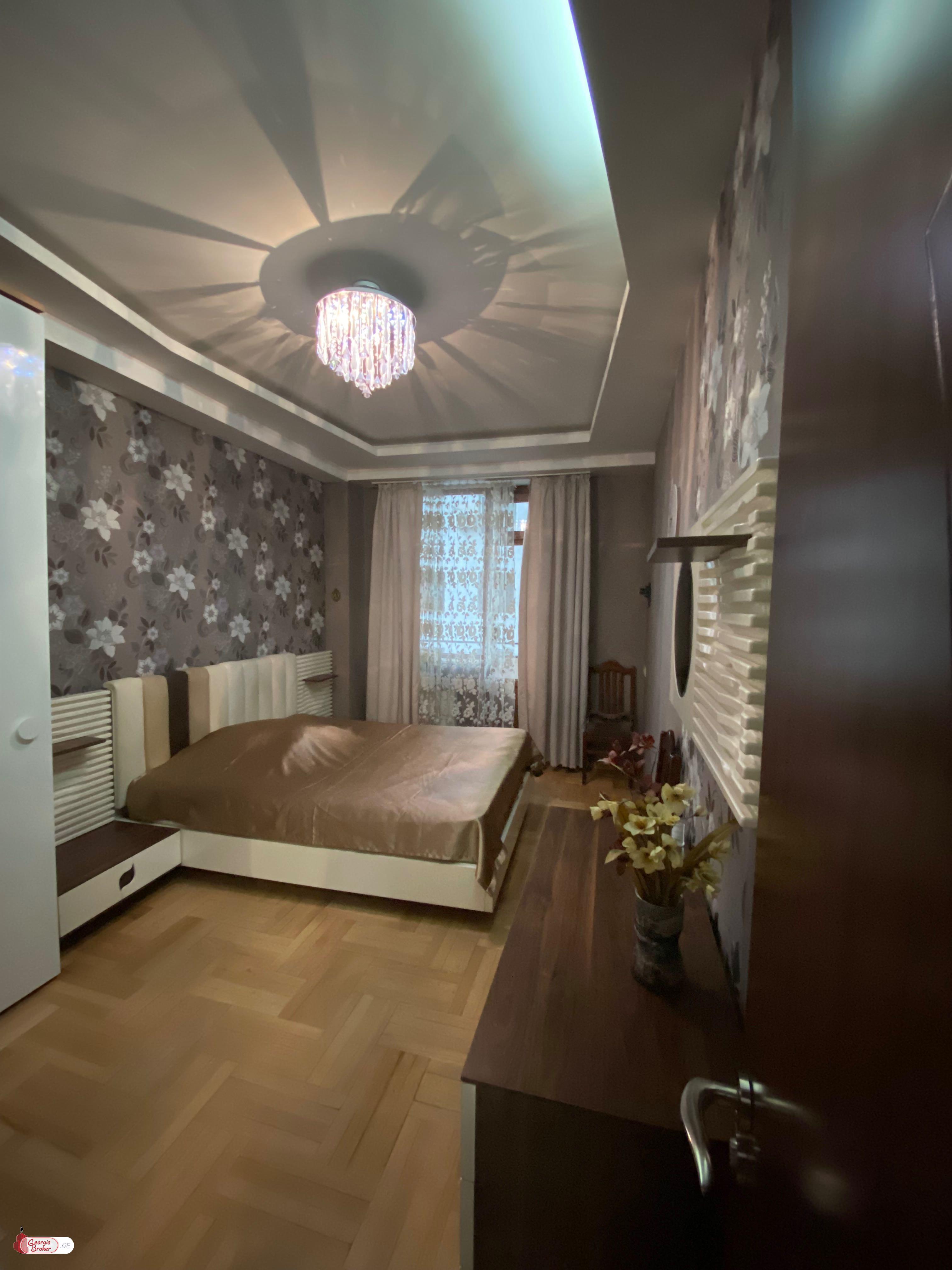 იყიდება ახალი გარემონტებული 3 ოთახიანი ბინა