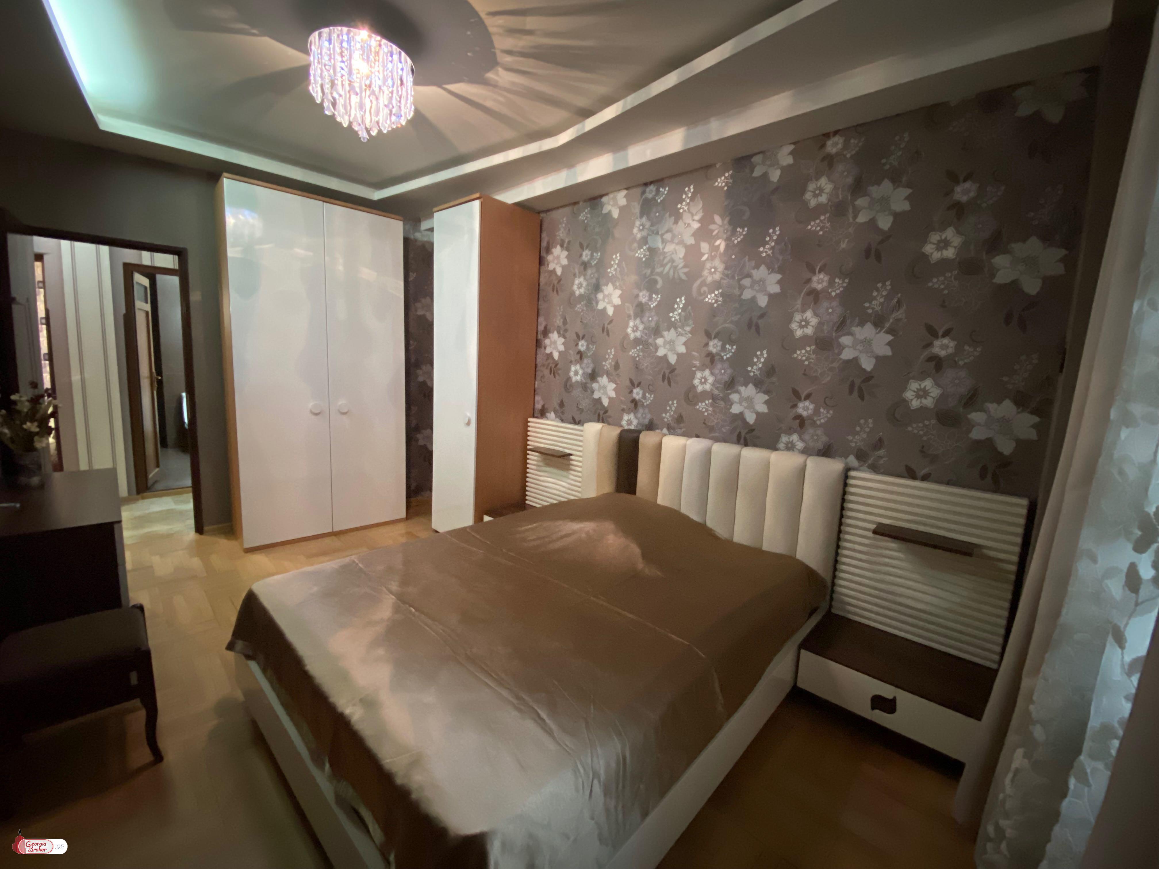 იყიდება ახალი გარემონტებული 3 ოთახიანი ბინა