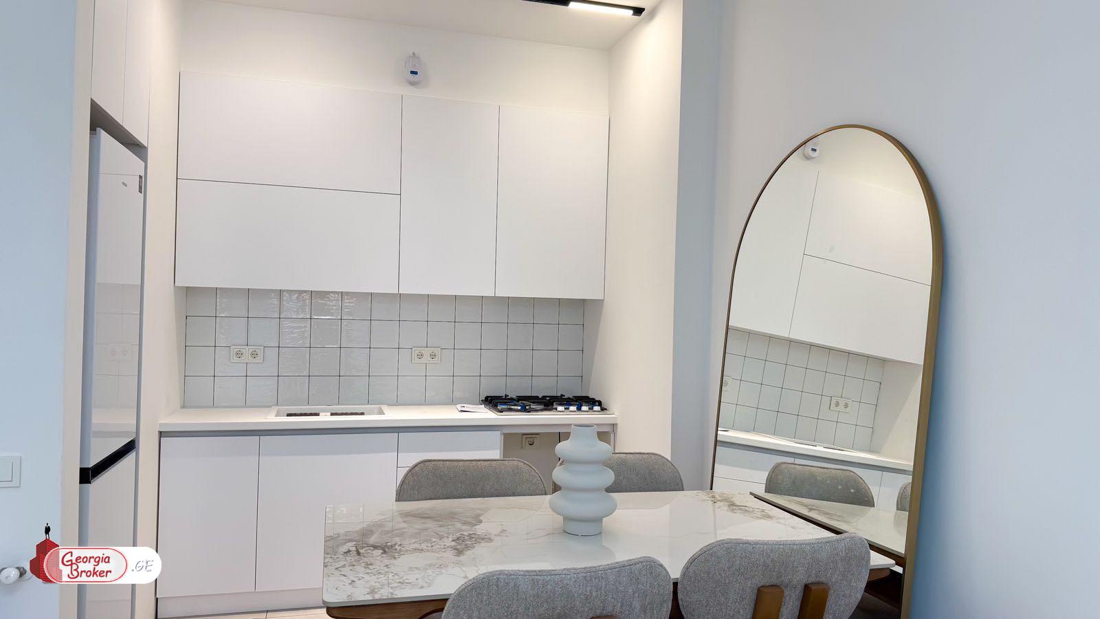 იყიდება ახალი გარემონტებული 2 ოთახიანი ბინა