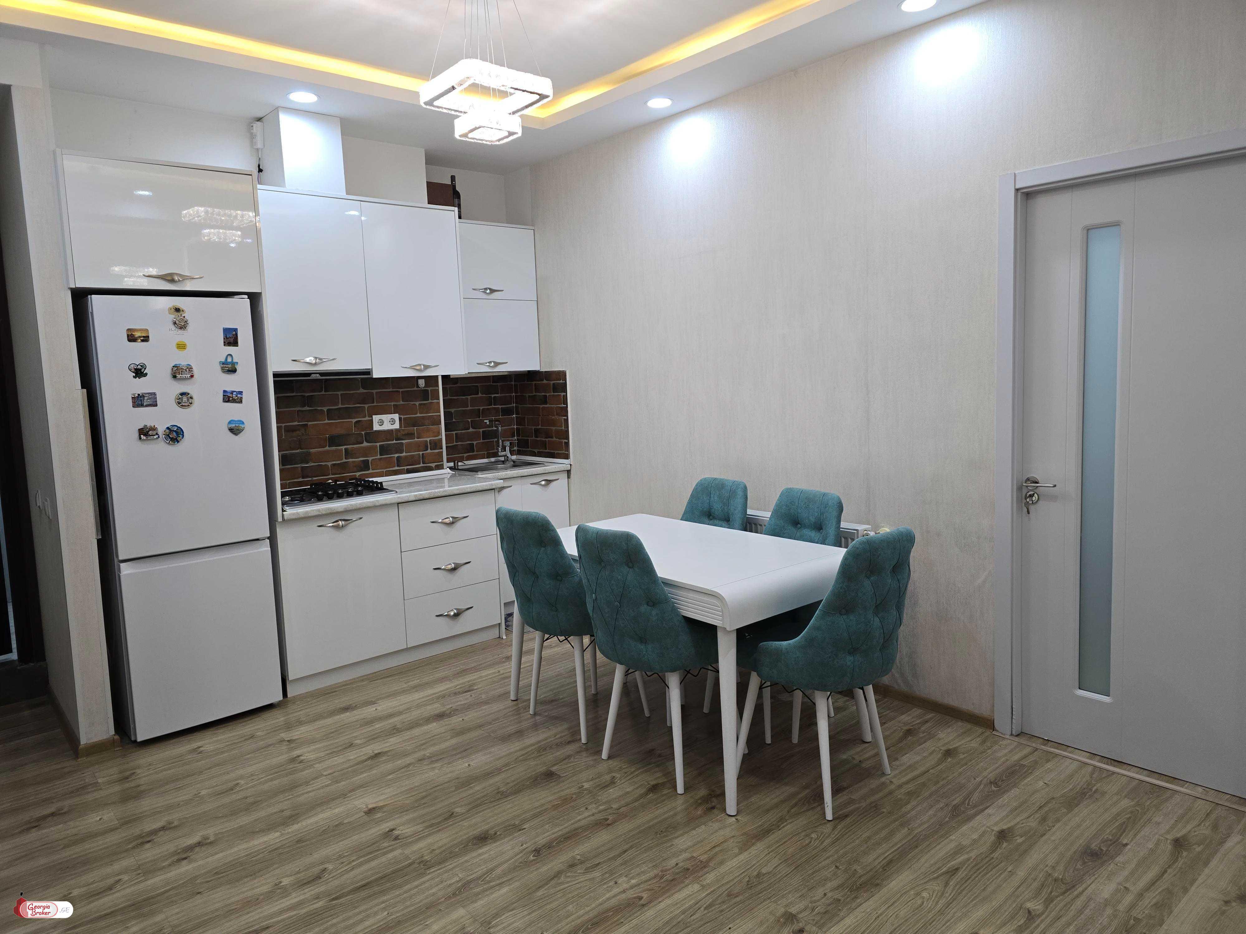 იყიდება ახალი გარემონტებული 2 ოთახიანი ბინა