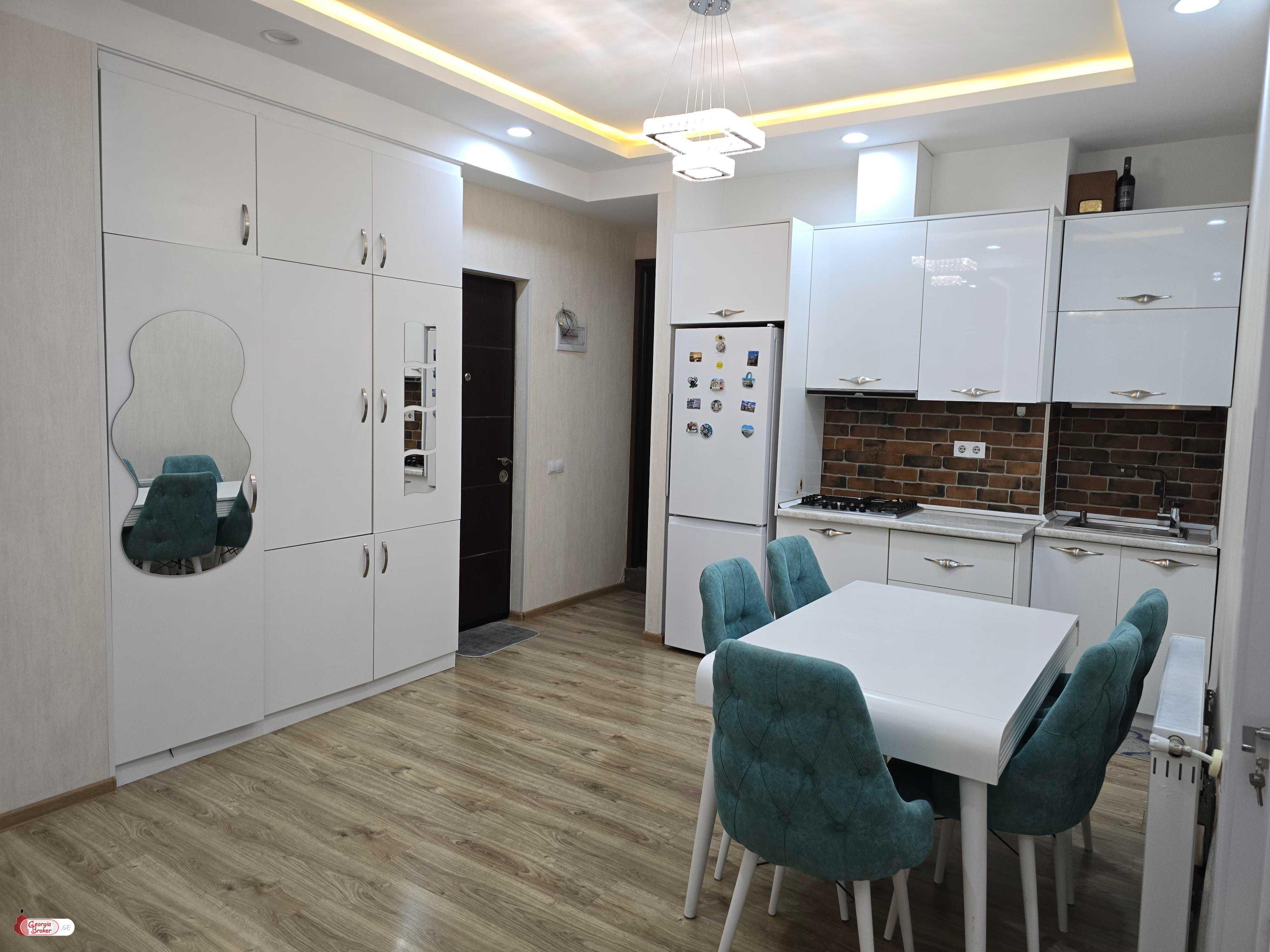 იყიდება ახალი გარემონტებული 2 ოთახიანი ბინა