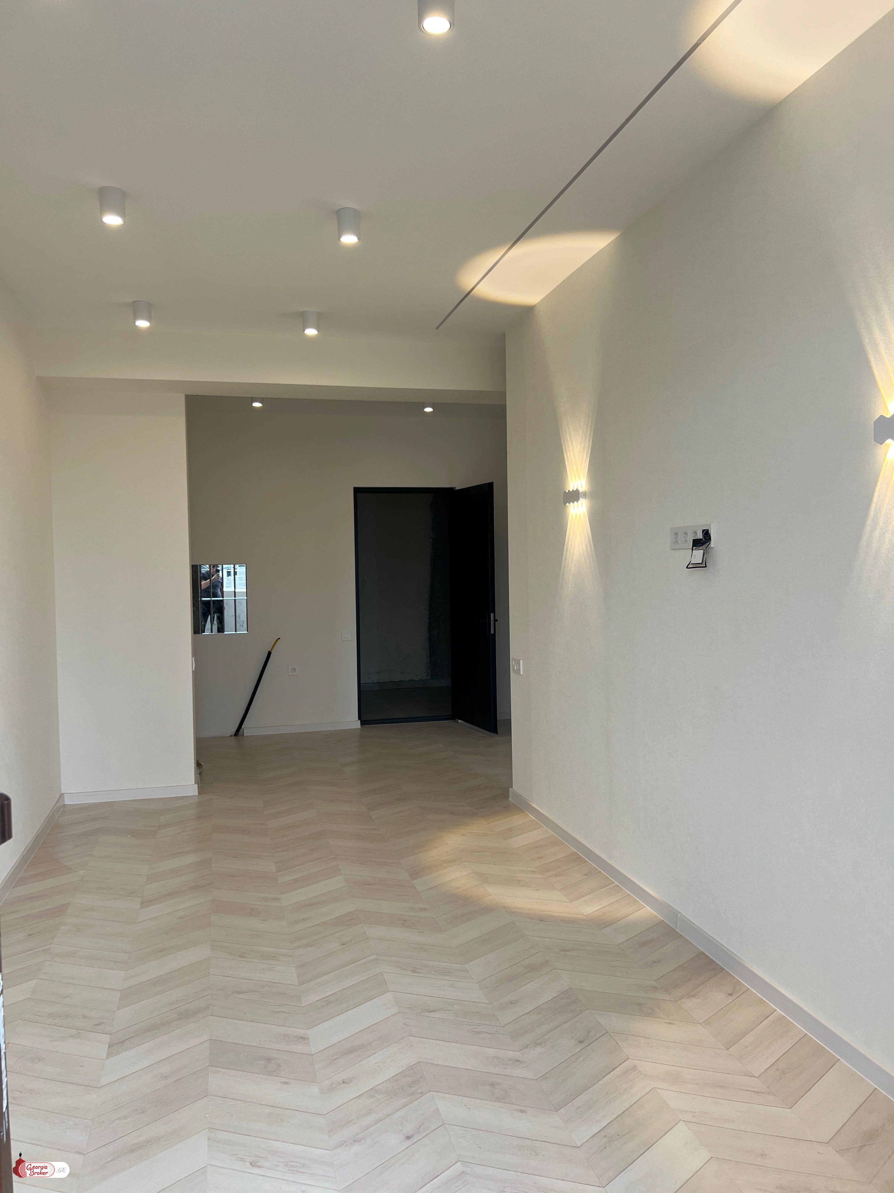 იყიდება ახალი გარემონტებული 2 ოთახიანი ბინა