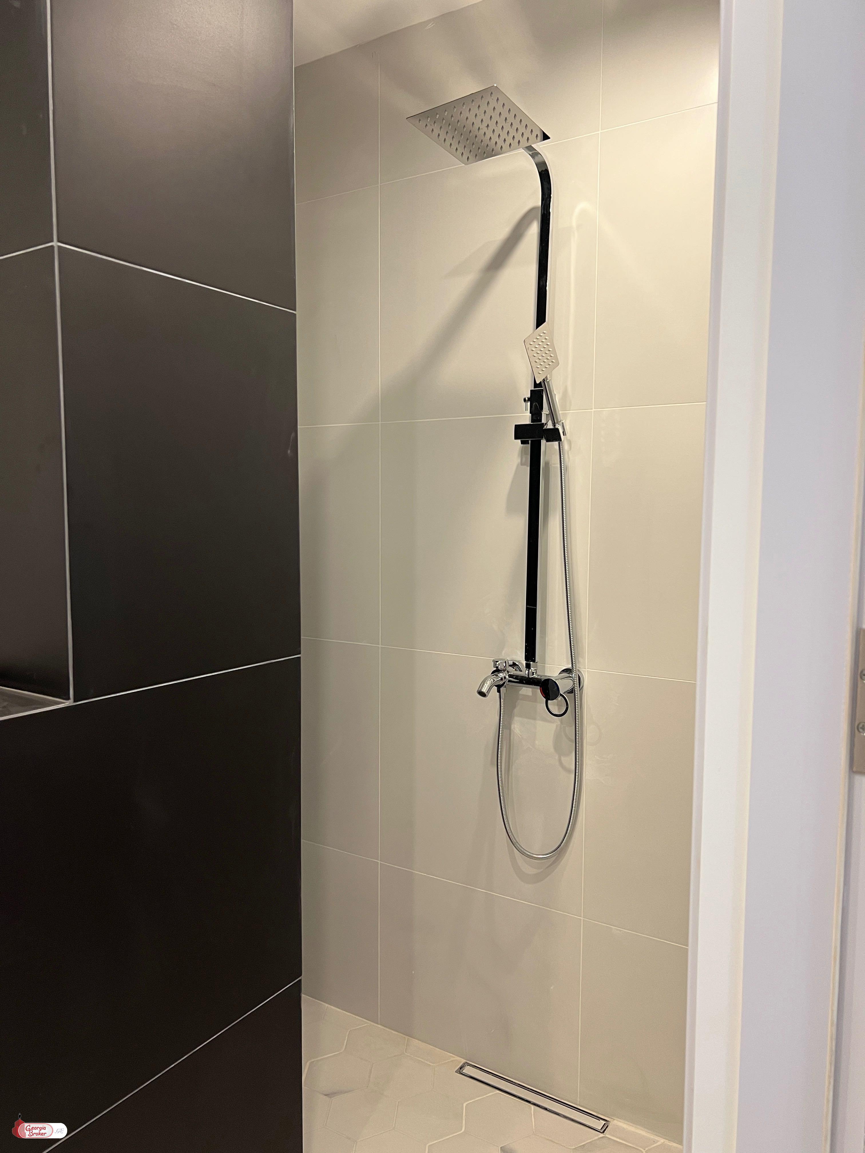 იყიდება ახალი გარემონტებული 2 ოთახიანი ბინა