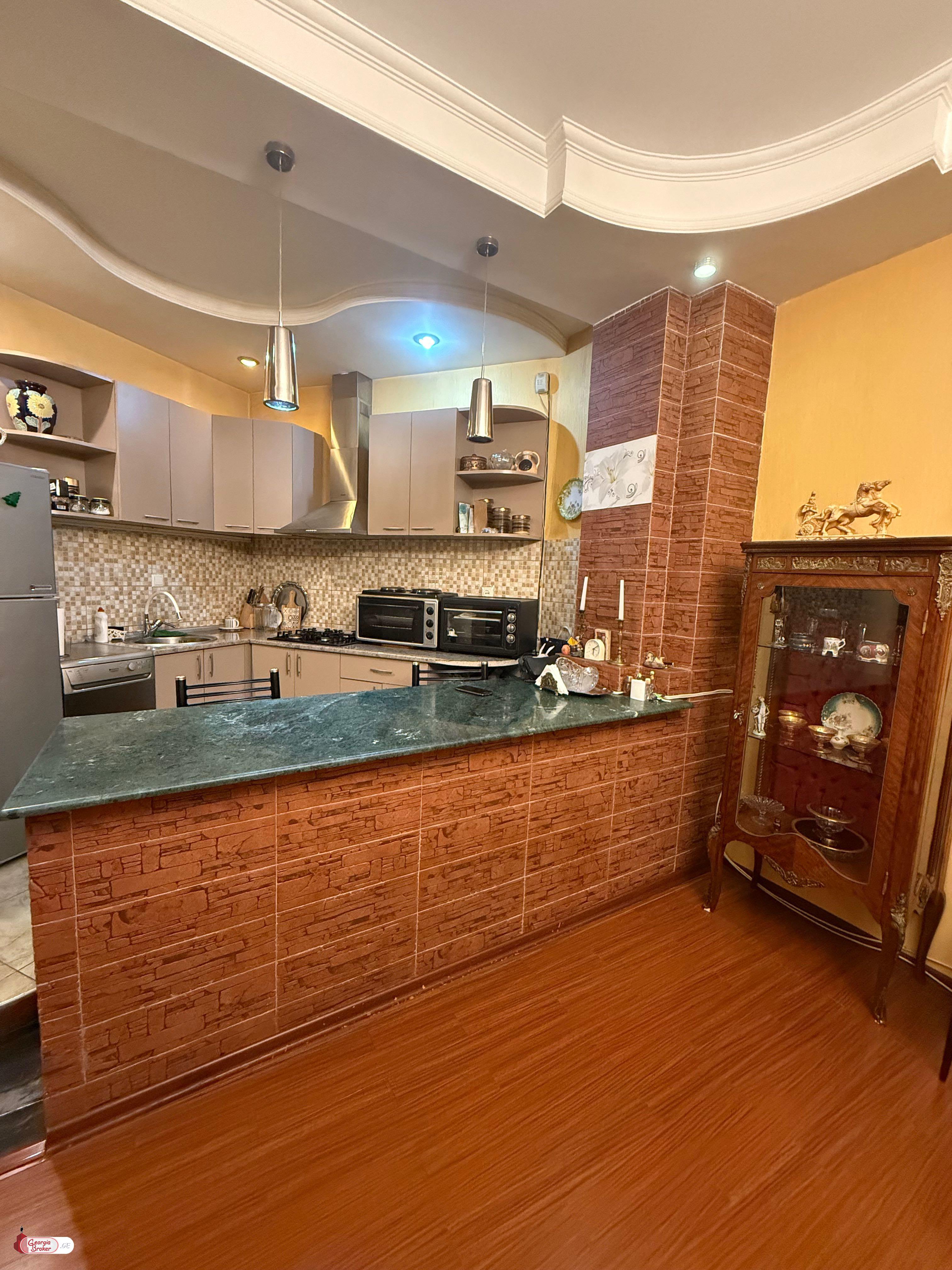 იყიდება ახალი გარემონტებული 3 ოთახიანი ბინა