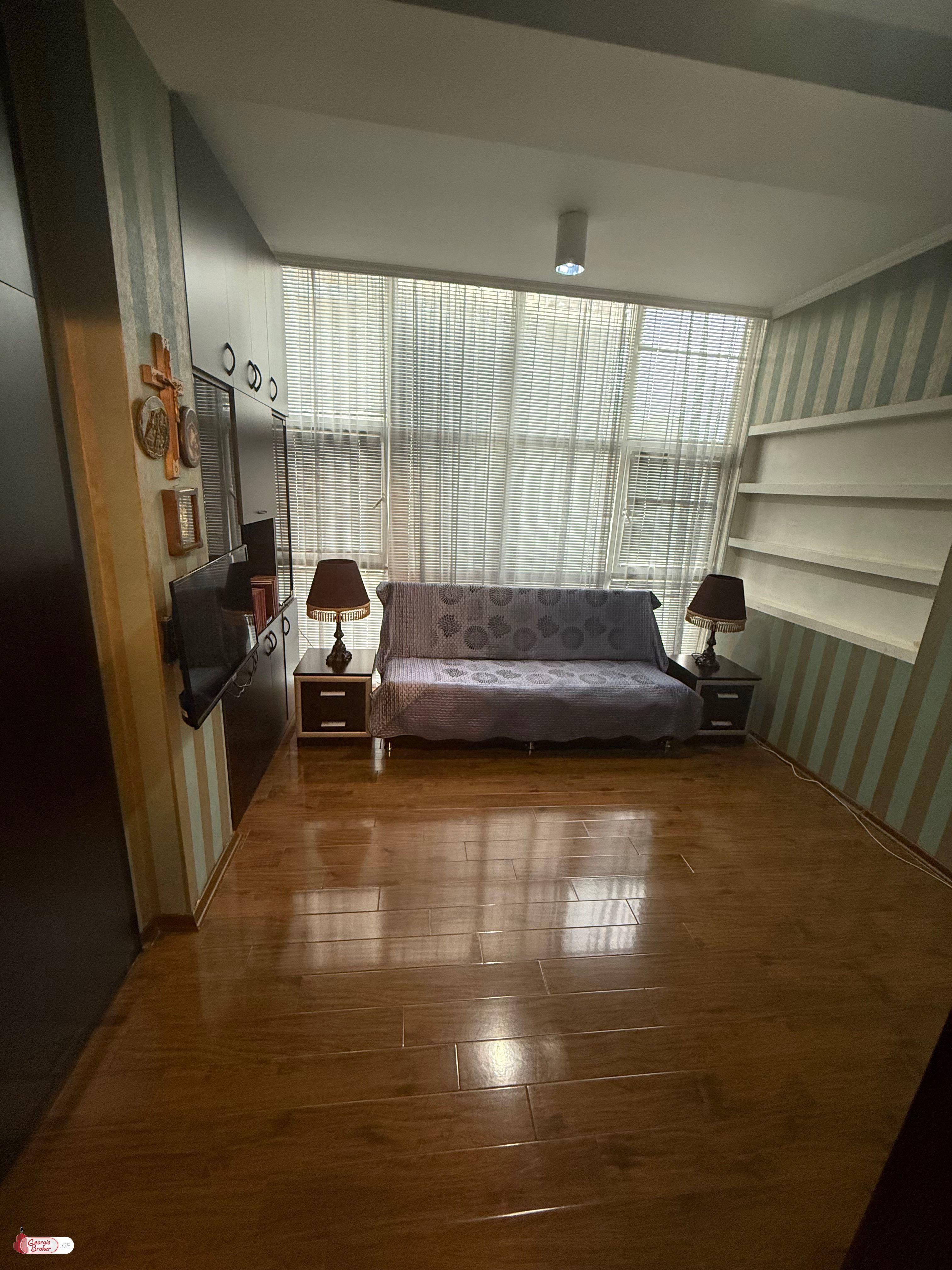 იყიდება ახალი გარემონტებული 3 ოთახიანი ბინა