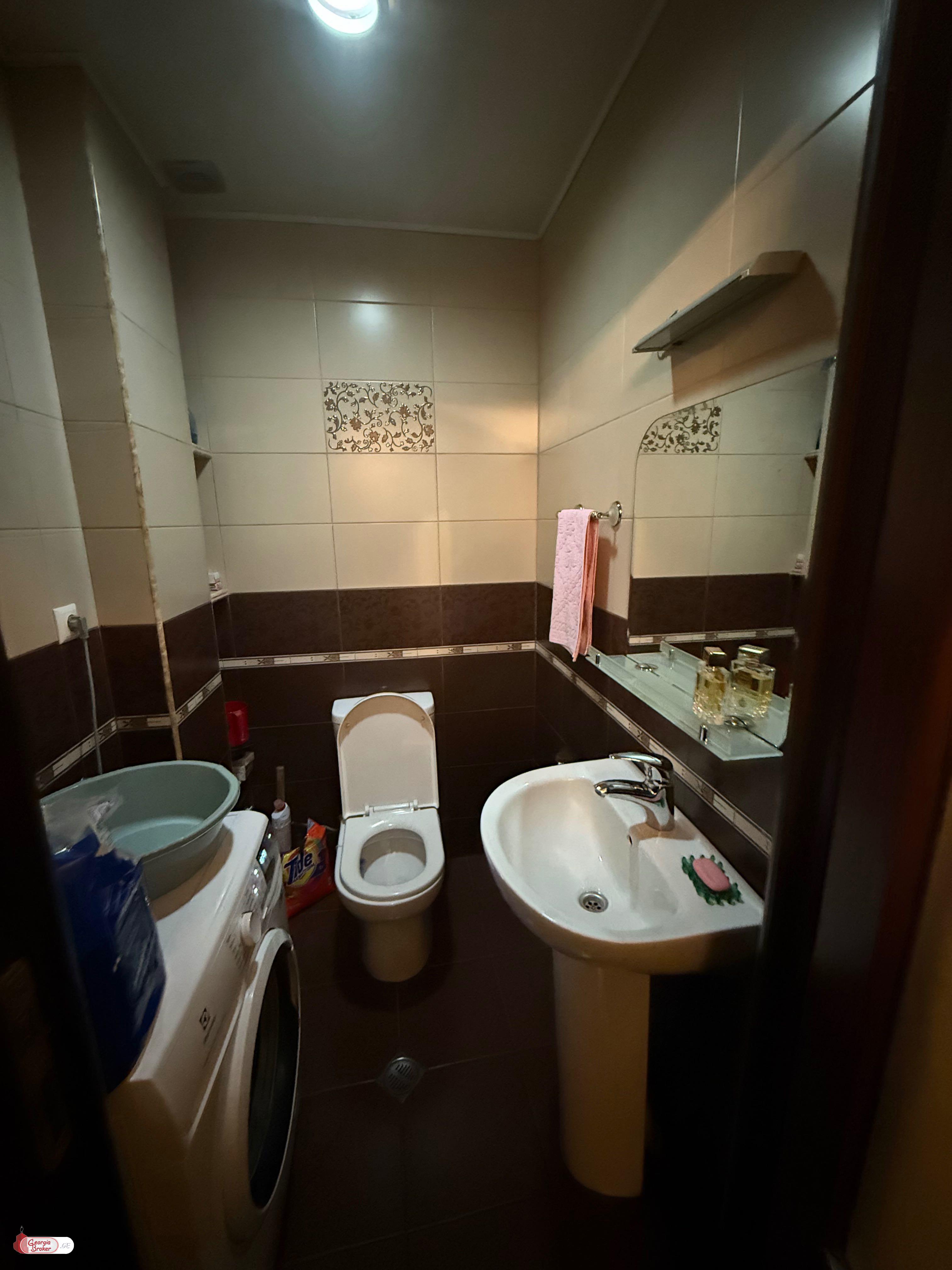 იყიდება ახალი გარემონტებული 3 ოთახიანი ბინა