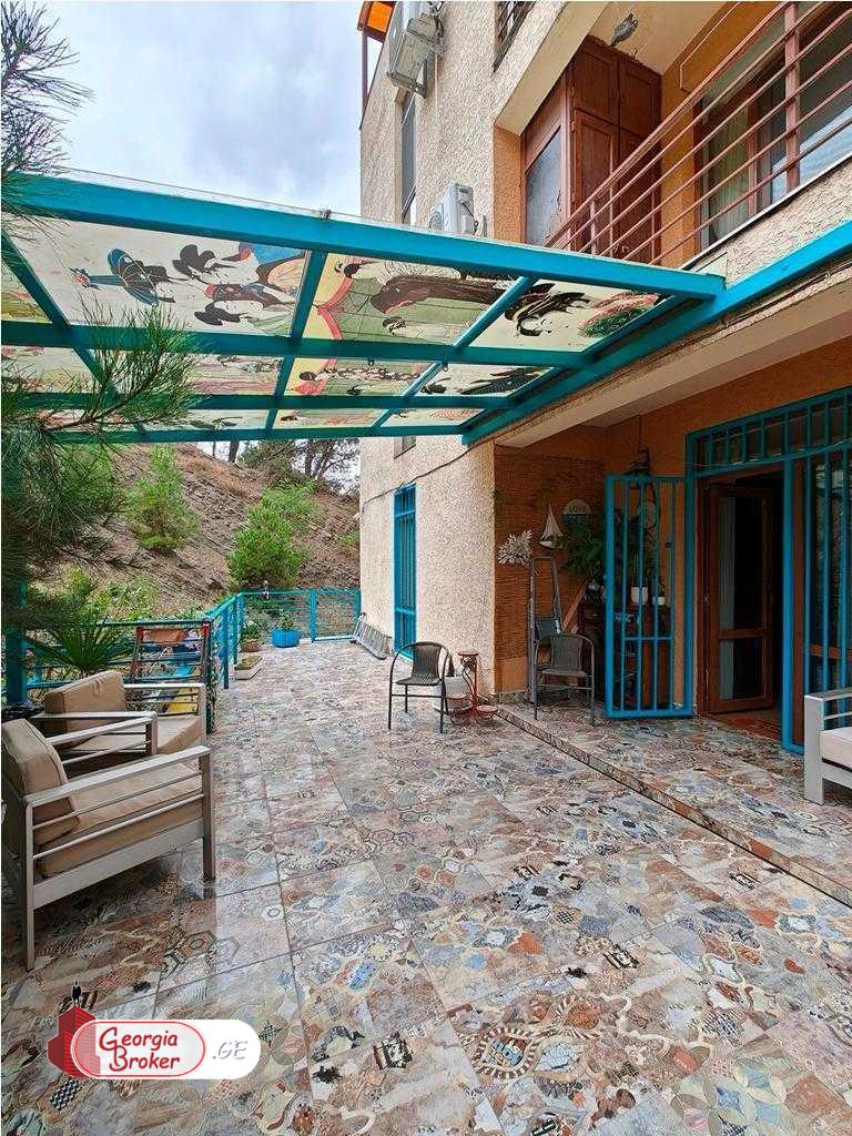 nearly repaired 4-room apartment for sale