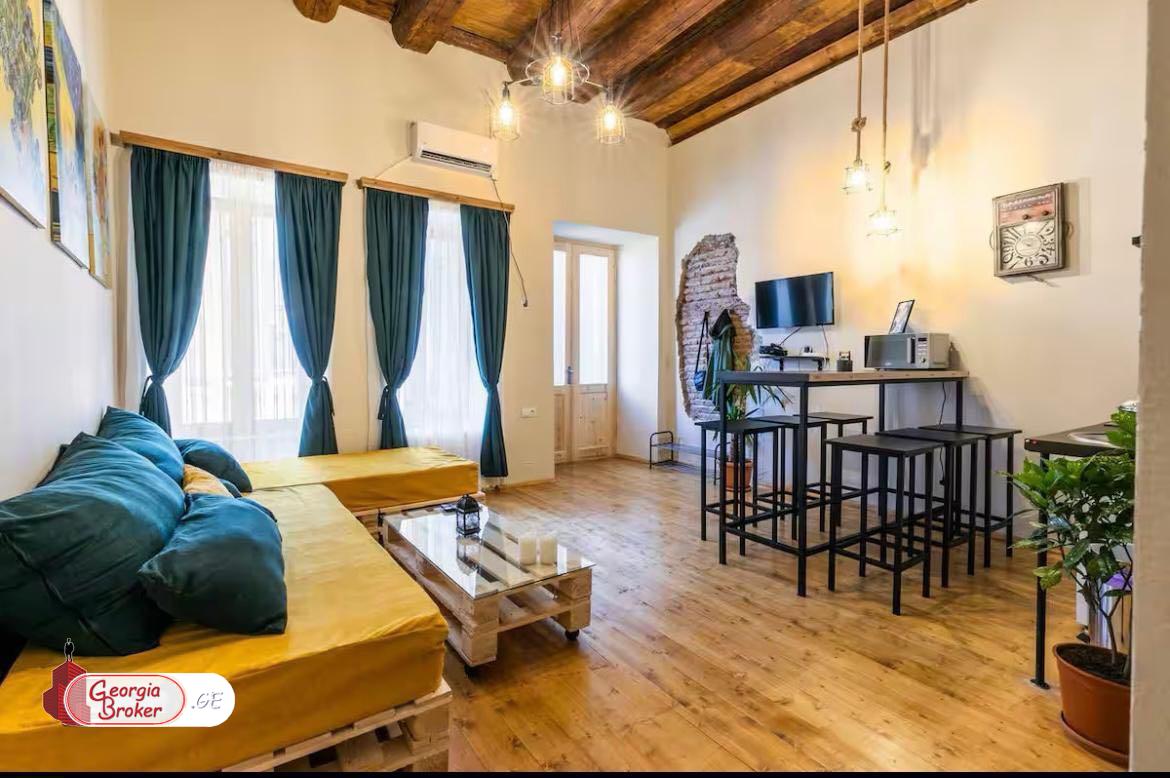 продается квартира с новым ремонтом 3-комнаты