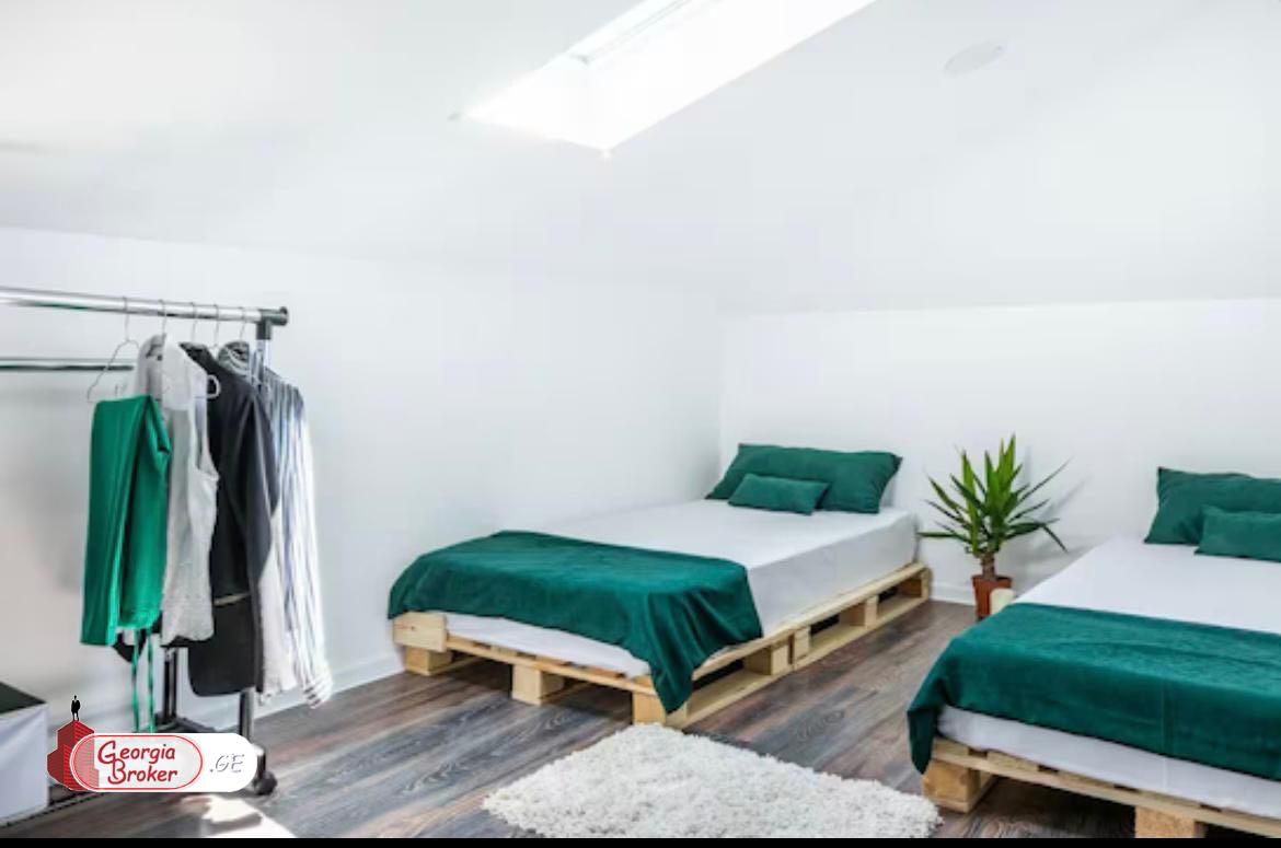 продается квартира с новым ремонтом 3-комнаты