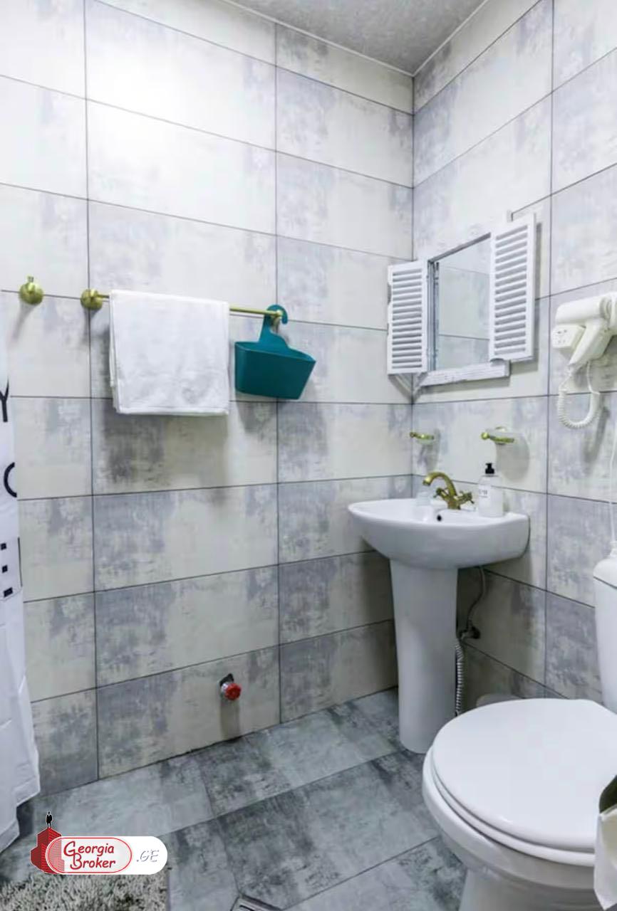 продается квартира с новым ремонтом 3-комнаты