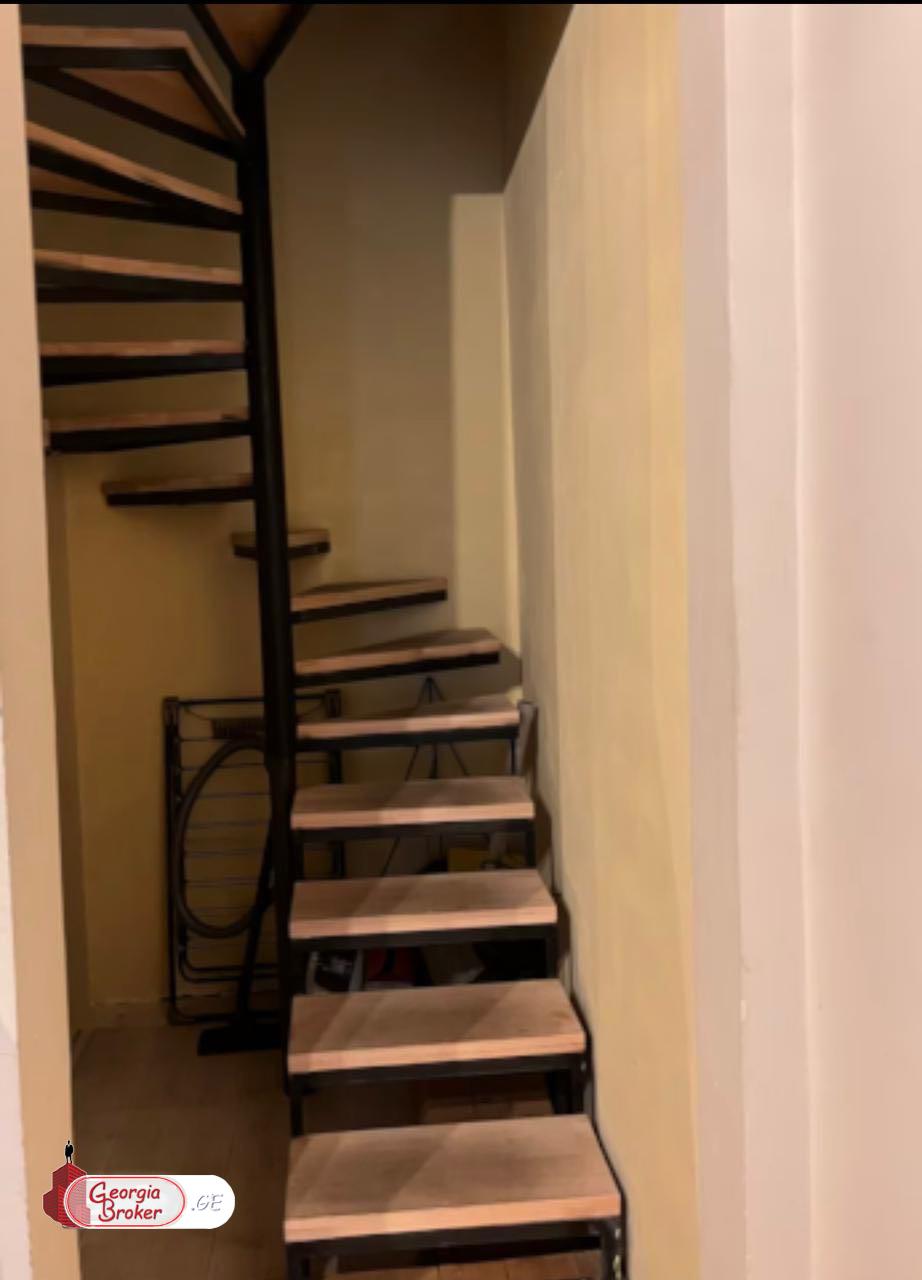 продается квартира с новым ремонтом 3-комнаты