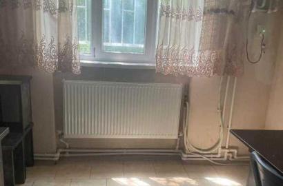 იყიდება ძველი გარემონტებული 3 ოთახიანი ბინა