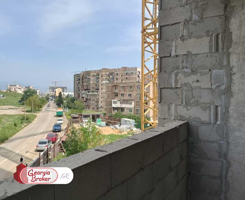 იყიდება ახალი აშენებული 2 ოთახიანი ბინა