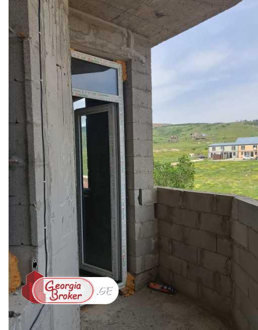 იყიდება ახალი აშენებული 2 ოთახიანი ბინა