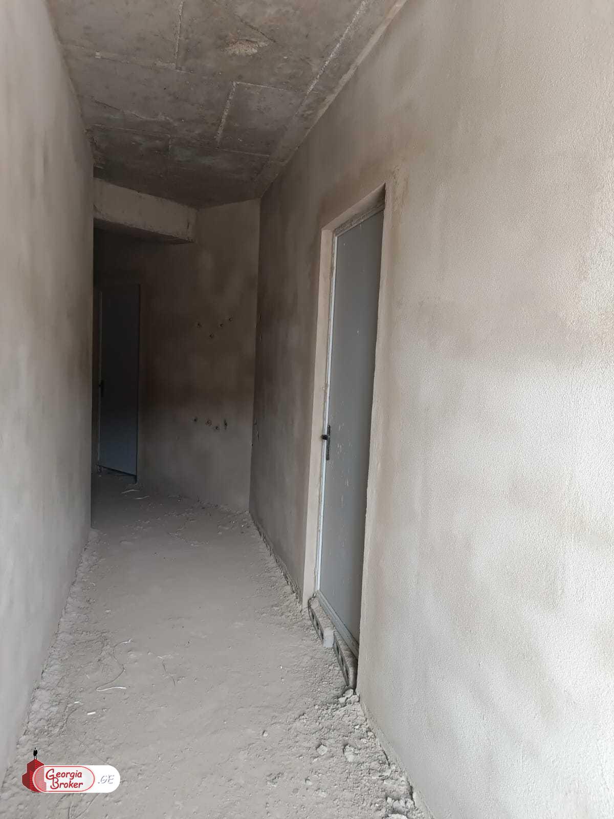 იყიდება ახალი აშენებული 2 ოთახიანი ბინა