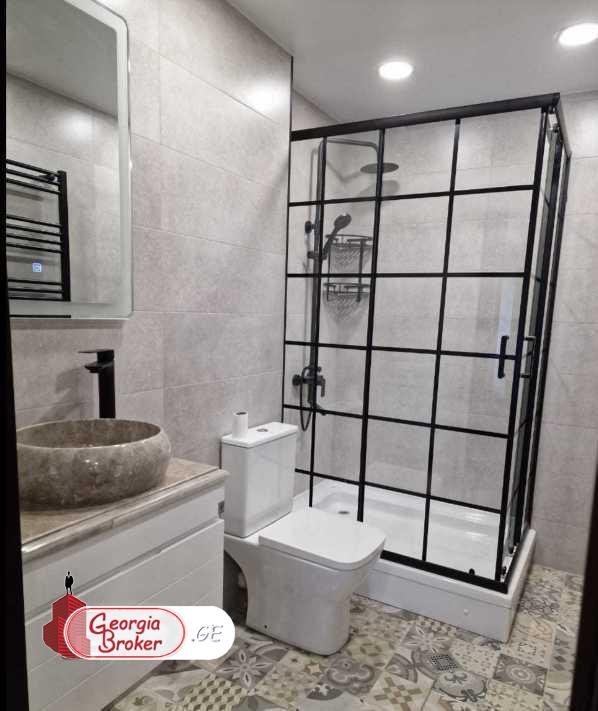 იყიდება ახალი გარემონტებული 2 ოთახიანი ბინა