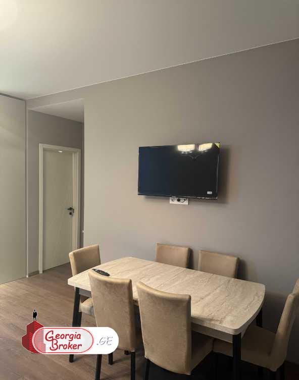 продается квартира с новым ремонтом 3-комнаты