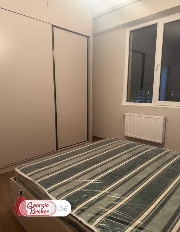 продается квартира с новым ремонтом 3-комнаты