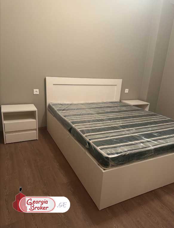 продается квартира с новым ремонтом 3-комнаты