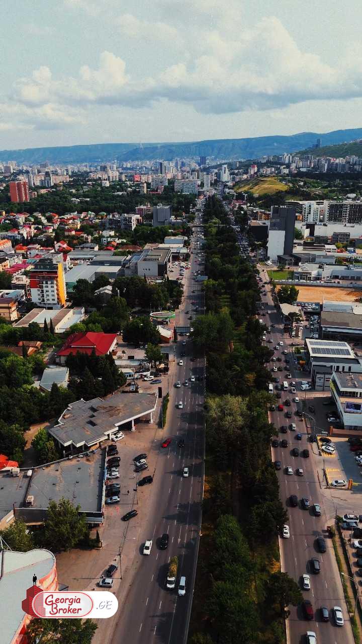 продается квартира с новым ремонтом 3-комнаты