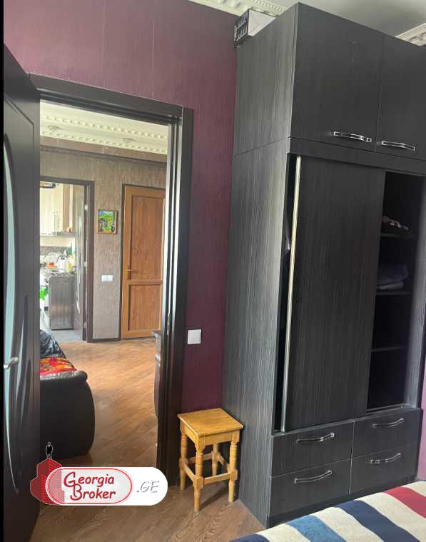 продается квартира с новым ремонтом 4-комнаты