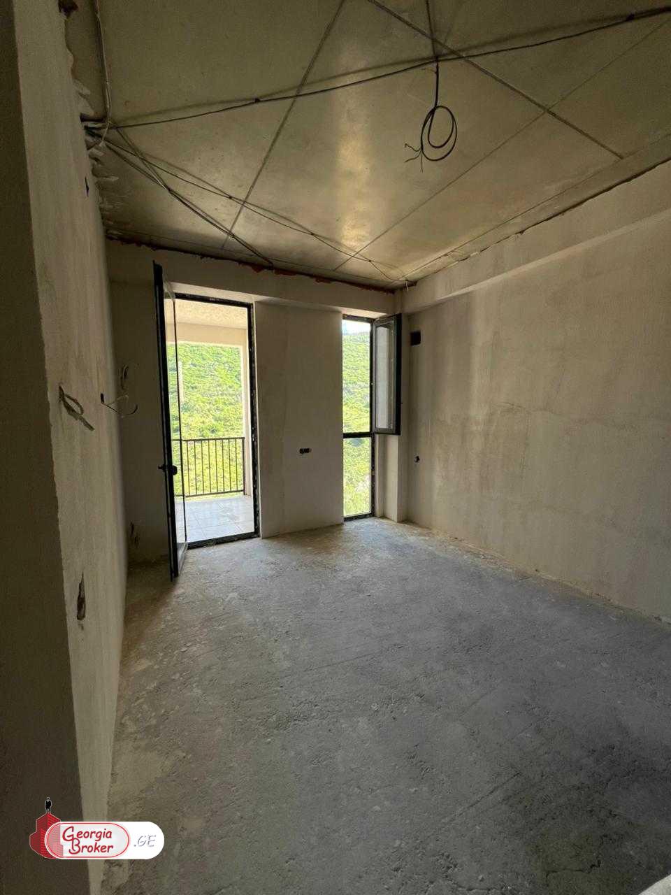 nearly repaired 2-room apartment for sale