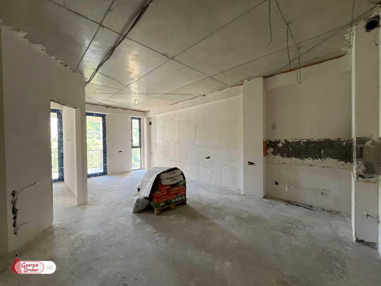 nearly repaired 2-room apartment for sale