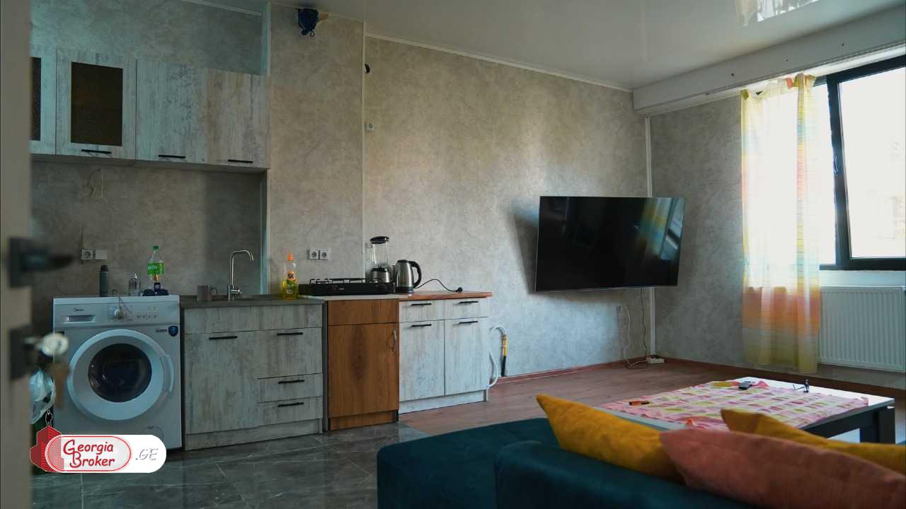 продается квартира с новым ремонтом 3-комнаты