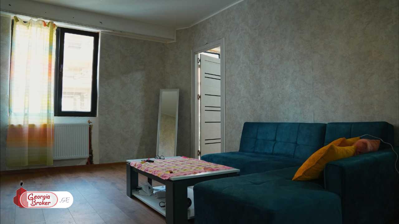 продается квартира с новым ремонтом 3-комнаты