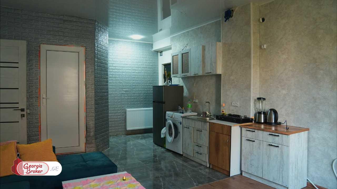 продается квартира с новым ремонтом 3-комнаты