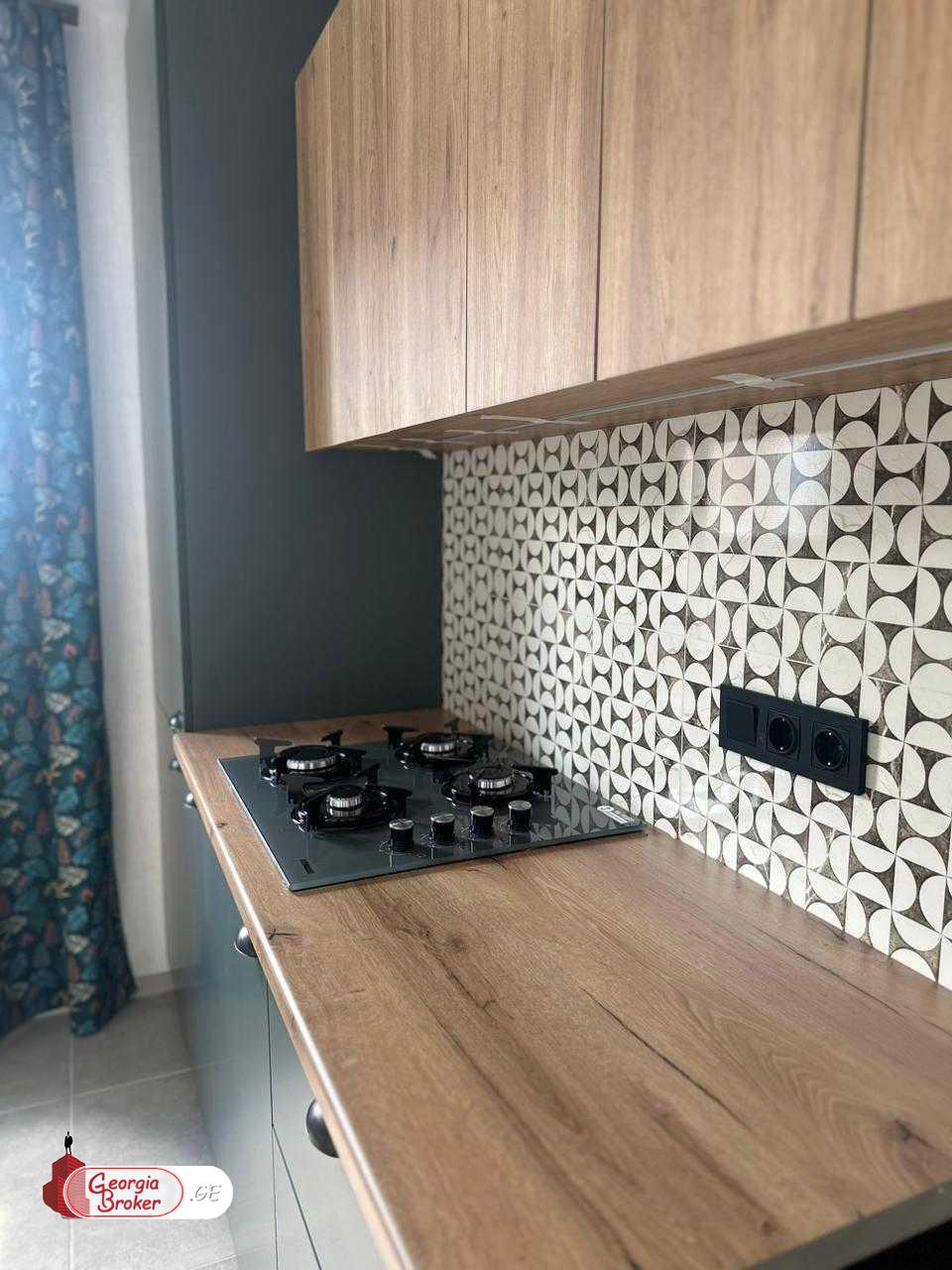 продается квартира с новым ремонтом 3-комнаты