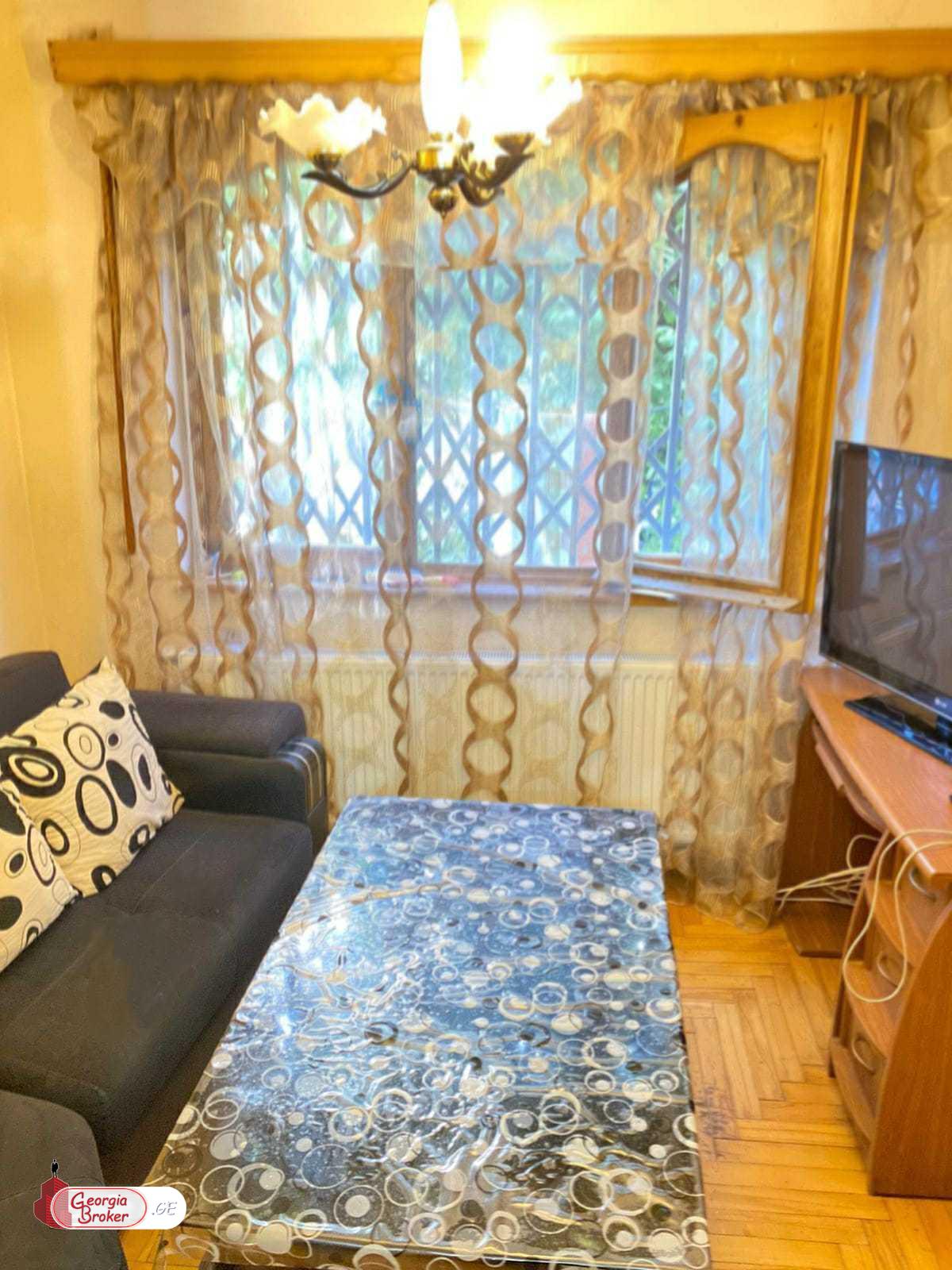 продается квартира с новым ремонтом 3-комнаты