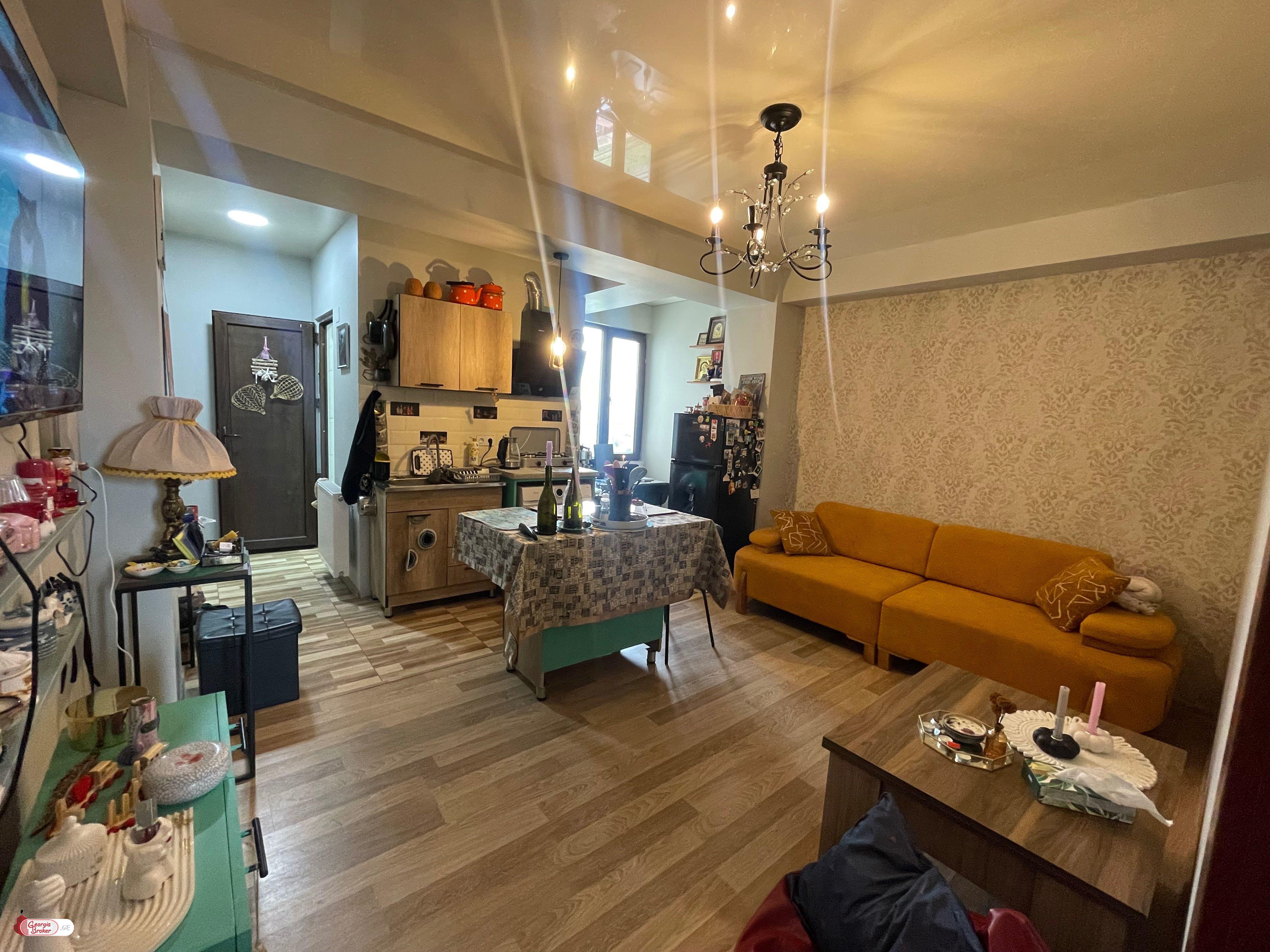 იყიდება ახალი გარემონტებული 2 ოთახიანი ბინა