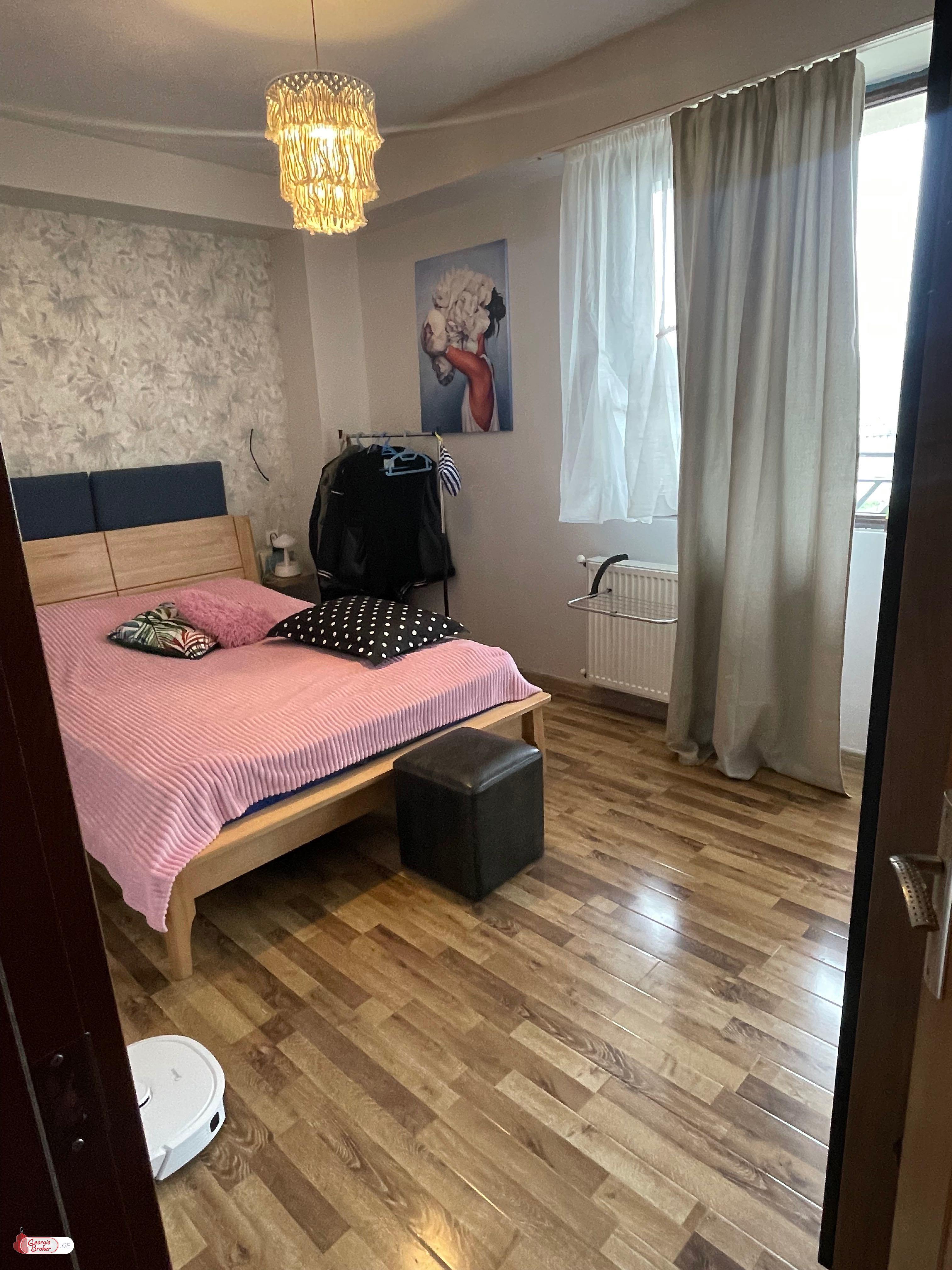 იყიდება ახალი გარემონტებული 2 ოთახიანი ბინა