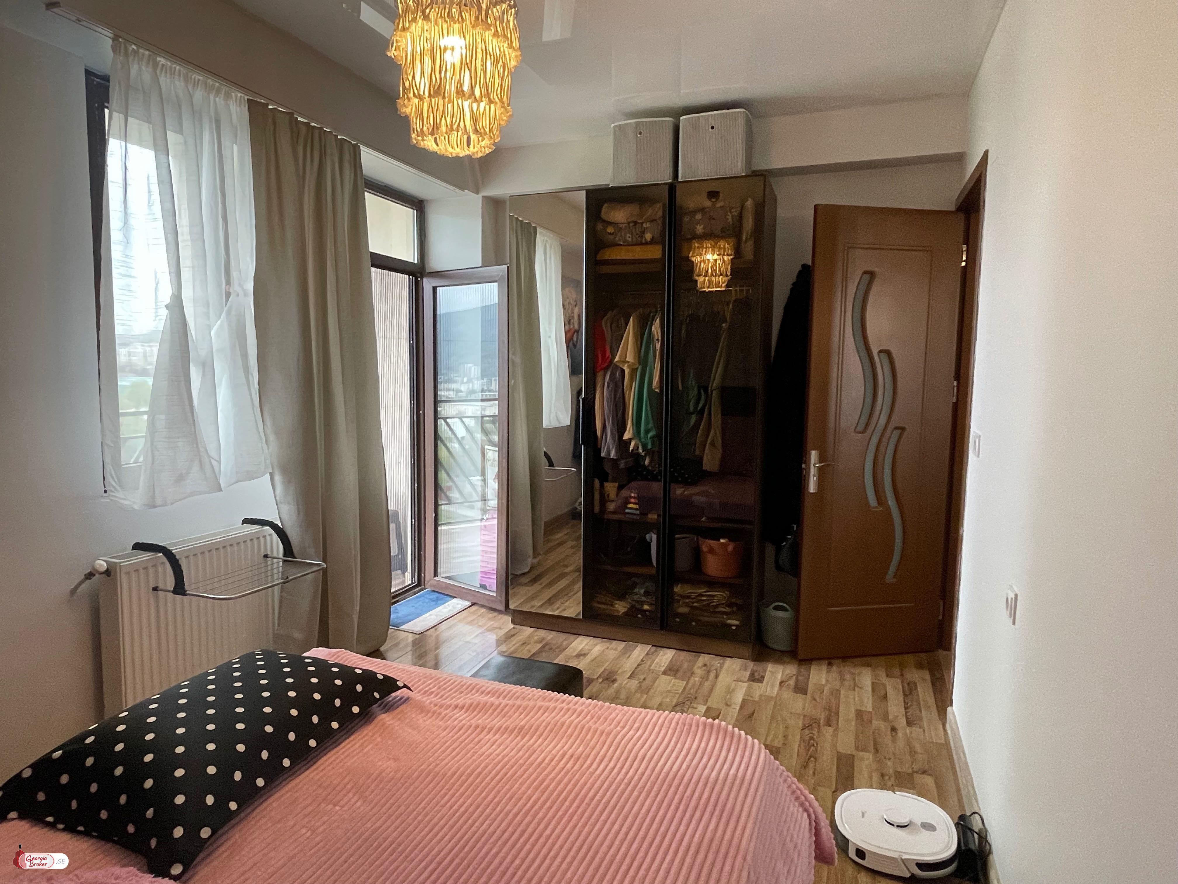 იყიდება ახალი გარემონტებული 2 ოთახიანი ბინა