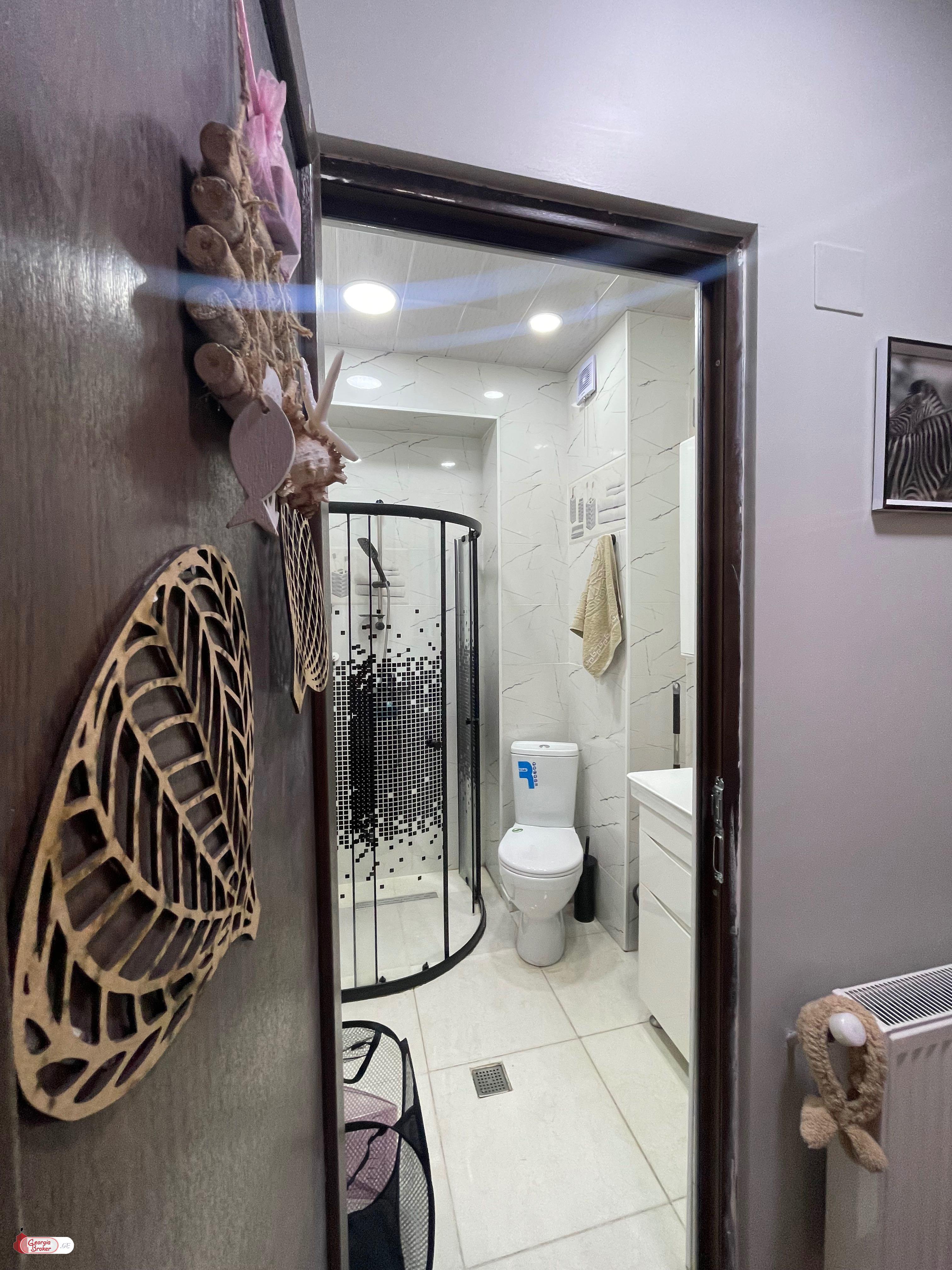 იყიდება ახალი გარემონტებული 2 ოთახიანი ბინა