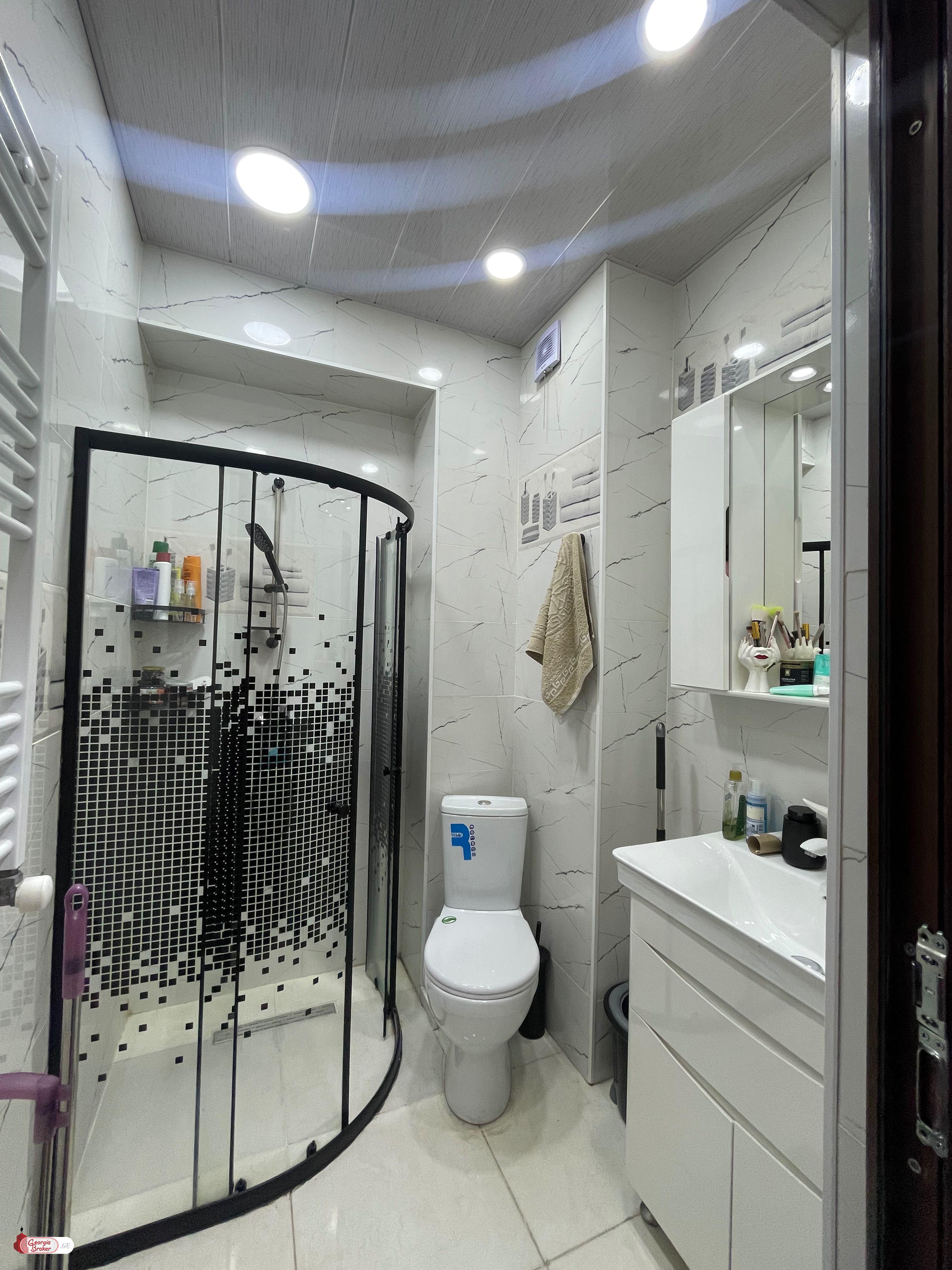 იყიდება ახალი გარემონტებული 2 ოთახიანი ბინა