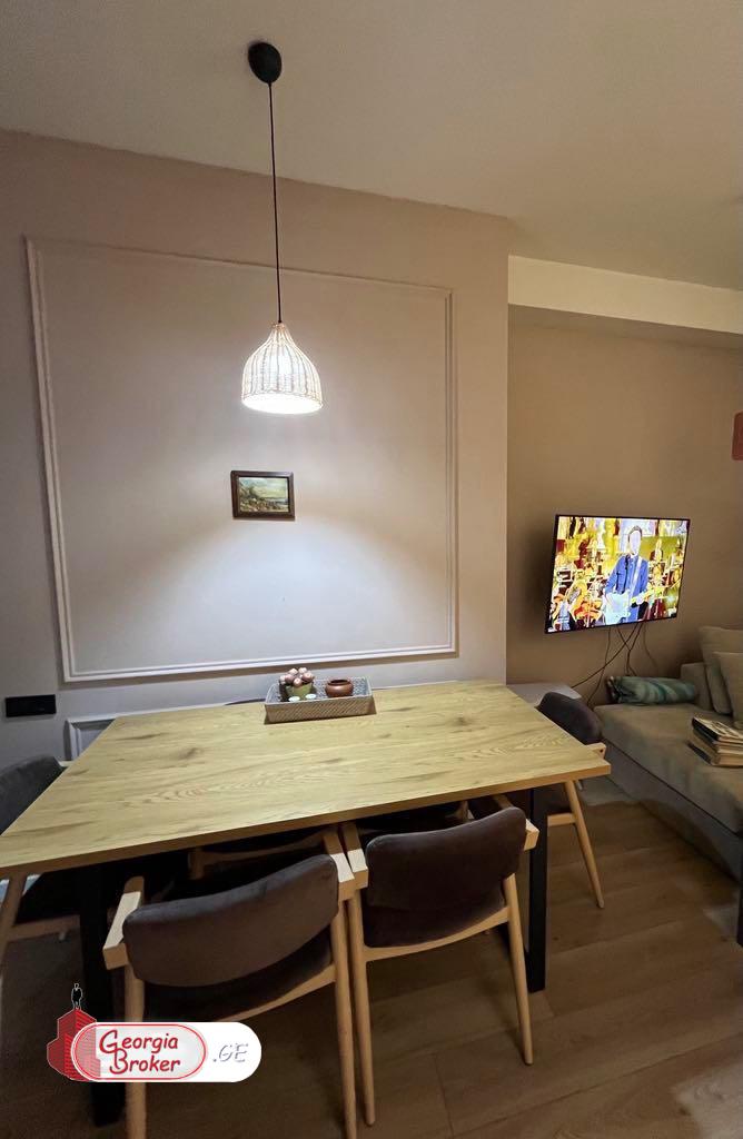 იყიდება ახალი გარემონტებული 3 ოთახიანი ბინა