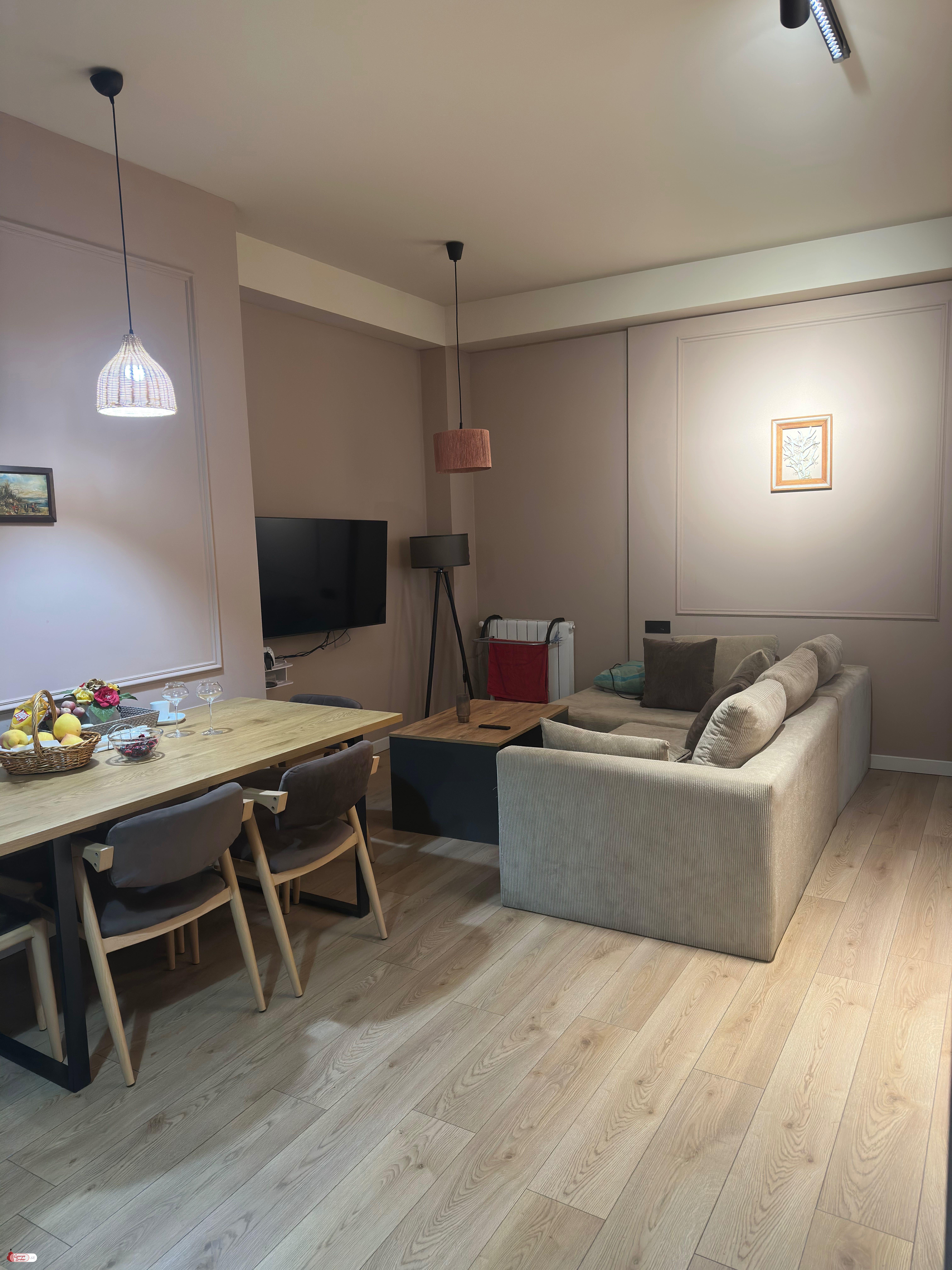 იყიდება ახალი გარემონტებული 3 ოთახიანი ბინა